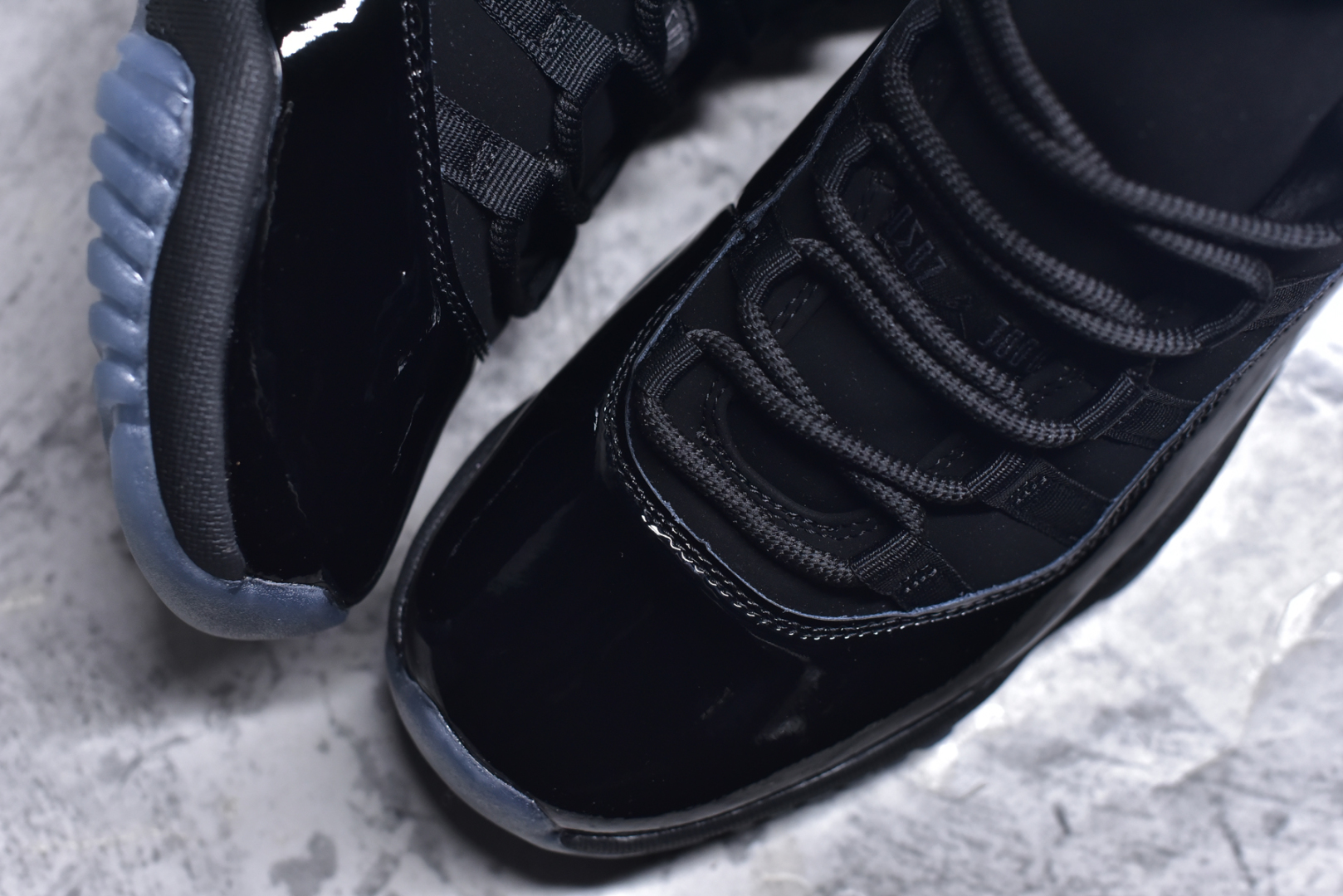 图片[8]-#Air Jordan 11 Retro 💯外贸平台独立订单 大厂出品 原楦原档案数据开模打造 原厂中底拉帮钢印 原厂漆皮 防冻不开裂 头层皮料 原装鞋撑 水晶大底正确色度色泽 原楦原数据刺绣 原厂车缝走线及对位 毫厘不差 飞人logo采用原数据电脑刺绣 原装正品碳纤维真实碳板 增强抗扭 原内标 原盒标 正确官方原盒 原厂防氧化水晶外底 原厂配套厂全掌solo气垫 尺码：36-47.5-选品中心