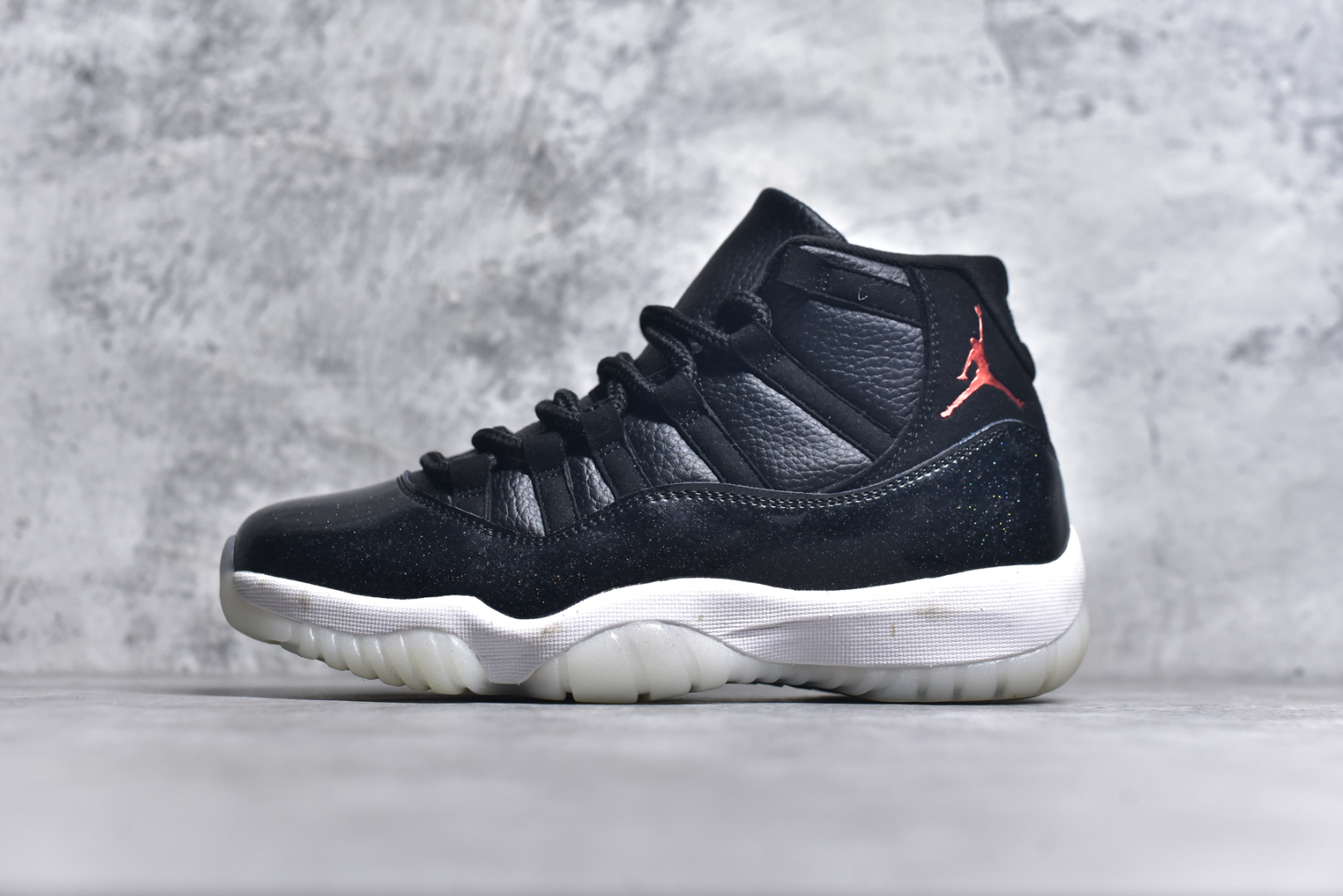 #Air Jordan 11 Retro 💯外贸平台独立订单 大厂出品 原楦原档案数据开模打造 原厂中底拉帮钢印 原厂漆皮 防冻不开裂 头层皮料 原装鞋撑 水晶大底正确色度色泽 原楦原数据刺绣 原厂车缝走线及对位 毫厘不差 飞人logo采用原数据电脑刺绣 原装正品碳纤维真实碳板 增强抗扭 原内标 原盒标 正确官方原盒 原厂防氧化水晶外底 原厂配套厂全掌solo气垫 尺码：36-47.5-选品中心