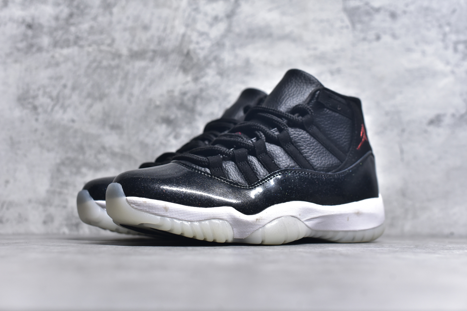 图片[2]-#Air Jordan 11 Retro 💯外贸平台独立订单 大厂出品 原楦原档案数据开模打造 原厂中底拉帮钢印 原厂漆皮 防冻不开裂 头层皮料 原装鞋撑 水晶大底正确色度色泽 原楦原数据刺绣 原厂车缝走线及对位 毫厘不差 飞人logo采用原数据电脑刺绣 原装正品碳纤维真实碳板 增强抗扭 原内标 原盒标 正确官方原盒 原厂防氧化水晶外底 原厂配套厂全掌solo气垫 尺码：36-47.5-选品中心