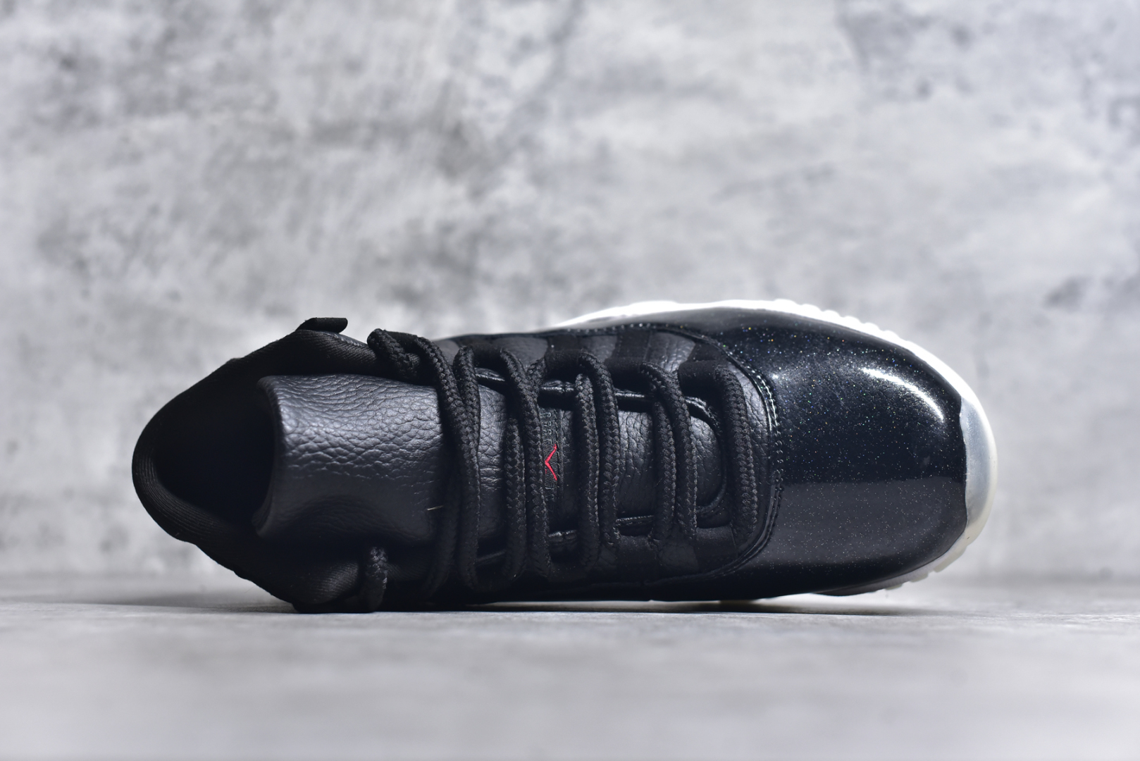 图片[4]-#Air Jordan 11 Retro 💯外贸平台独立订单 大厂出品 原楦原档案数据开模打造 原厂中底拉帮钢印 原厂漆皮 防冻不开裂 头层皮料 原装鞋撑 水晶大底正确色度色泽 原楦原数据刺绣 原厂车缝走线及对位 毫厘不差 飞人logo采用原数据电脑刺绣 原装正品碳纤维真实碳板 增强抗扭 原内标 原盒标 正确官方原盒 原厂防氧化水晶外底 原厂配套厂全掌solo气垫 尺码：36-47.5-选品中心