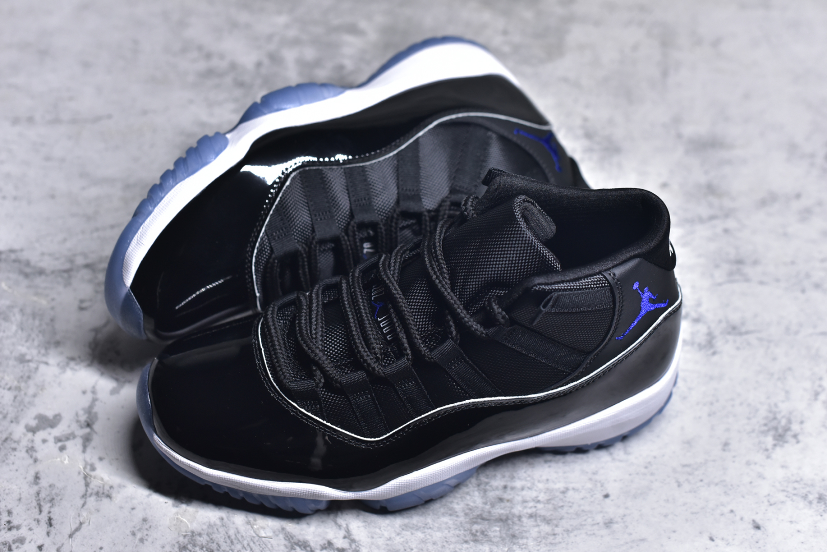 图片[7]-#Air Jordan 11 Retro 💯外贸平台独立订单 大厂出品 原楦原档案数据开模打造 原厂中底拉帮钢印 原厂漆皮 防冻不开裂 头层皮料 原装鞋撑 水晶大底正确色度色泽 原楦原数据刺绣 原厂车缝走线及对位 毫厘不差 飞人logo采用原数据电脑刺绣 原装正品碳纤维真实碳板 增强抗扭 原内标 原盒标 正确官方原盒 原厂防氧化水晶外底 原厂配套厂全掌solo气垫 尺码：36-47.5-选品中心