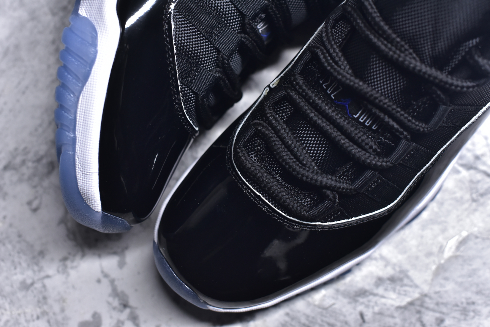 图片[8]-#Air Jordan 11 Retro 💯外贸平台独立订单 大厂出品 原楦原档案数据开模打造 原厂中底拉帮钢印 原厂漆皮 防冻不开裂 头层皮料 原装鞋撑 水晶大底正确色度色泽 原楦原数据刺绣 原厂车缝走线及对位 毫厘不差 飞人logo采用原数据电脑刺绣 原装正品碳纤维真实碳板 增强抗扭 原内标 原盒标 正确官方原盒 原厂防氧化水晶外底 原厂配套厂全掌solo气垫 尺码：36-47.5-选品中心