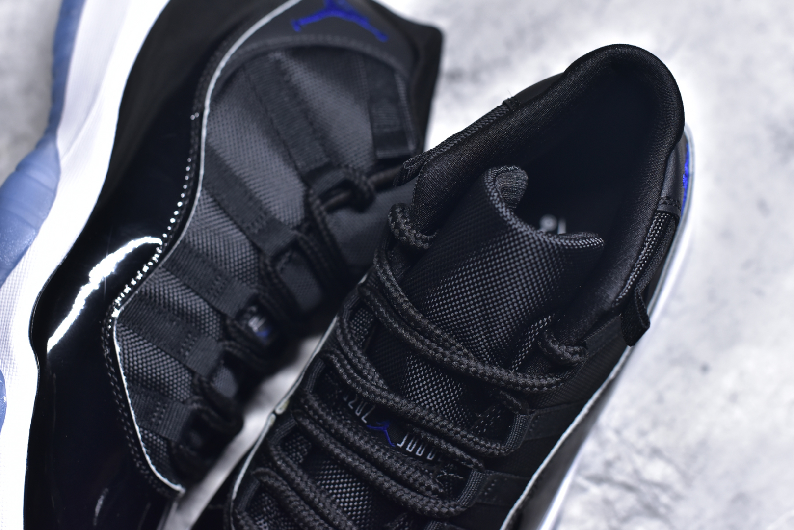 图片[9]-#Air Jordan 11 Retro 💯外贸平台独立订单 大厂出品 原楦原档案数据开模打造 原厂中底拉帮钢印 原厂漆皮 防冻不开裂 头层皮料 原装鞋撑 水晶大底正确色度色泽 原楦原数据刺绣 原厂车缝走线及对位 毫厘不差 飞人logo采用原数据电脑刺绣 原装正品碳纤维真实碳板 增强抗扭 原内标 原盒标 正确官方原盒 原厂防氧化水晶外底 原厂配套厂全掌solo气垫 尺码：36-47.5-选品中心