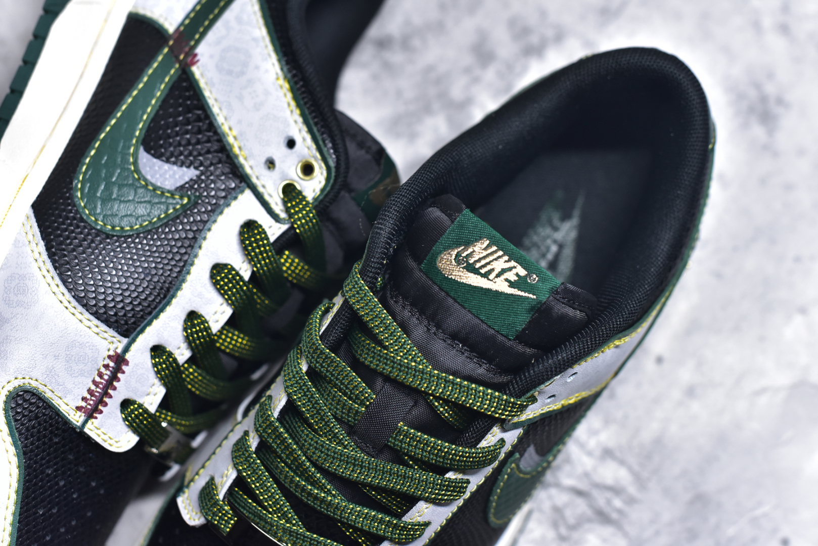 图片[9]-#NK Dunk Low 蛇年限定 巳蛇 GB1220-006 定制系列天花板 无原鞋不开发 全系列得物原鞋一比一校对开发 配色持续更新中 终端对接 优势输出 全套原厂楦头原纸板数据档案倾力打造 原汁原味莞产 极致还原 圈内最强针车工艺 高端零售指定版 广东原厂配套原盒原标 鞋盒分三个尺码段 原厂冲刀 超高清洁度 全鞋零毛边皮料切割 采用原厂百宏鞋带以及原厂百宏织唛舌标 内标可供原厂几率过验 进口原装条纹中底布 四线拉帮白色点胶 原厂拉帮手法遵循公司 原厂电绣 极致还原 尺码：36 36.5 37.5 38 38.5 39 40 40.5 41 42 42.5 43 44 44.5 45 46-选品中心