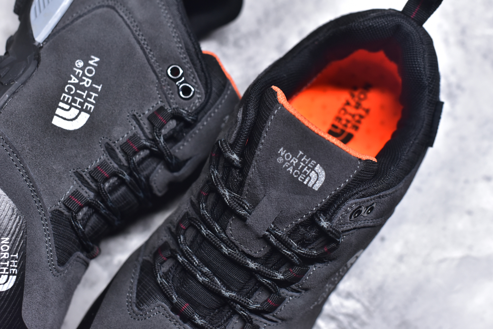 图片[9]-#The North Face 北面 乐斯菲斯户外运动休闲登山鞋越野徒步鞋 广东大厂品质 面料采用进口磨砂牛皮 鞋底采用Vibram黄金大底 专门为鞋底设计的橡胶以出色的耐磨性 良好的防滑性或得不少户外运动爱好者的喜欢 专业户外登山品牌（北面）The North Face自1966年创立，由两位热爱登山徒步的年轻登山者于美西旧金山开创，不断透过研发与创新，并且将最先进的技术结合在服装与鞋款设计，生产多种外型帅气且专业能力非常强的户外运动装备而备受欢迎。尺码：40-45（运动鞋码）-选品中心