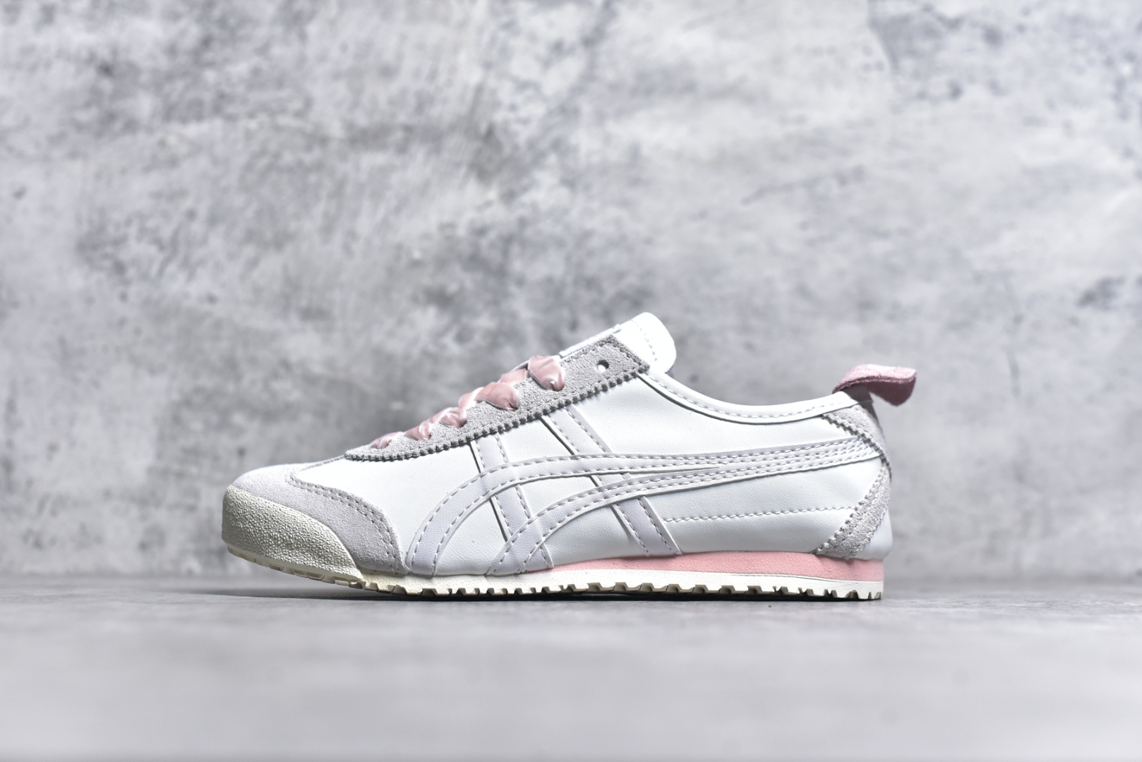 #Onitsuka Tiger鬼塚虎 MEXICO 66 全部原鞋一比一开发 印尼厂Oem原单材料 除成型在PT外 其余全部客供材料 四联官方吊牌 乳胶组合鞋垫 羊皮纸质中底 尺码：36 37 37.5 38 39 39.5 40 40.5 41.5 42 42.5 43.5 44-选品中心