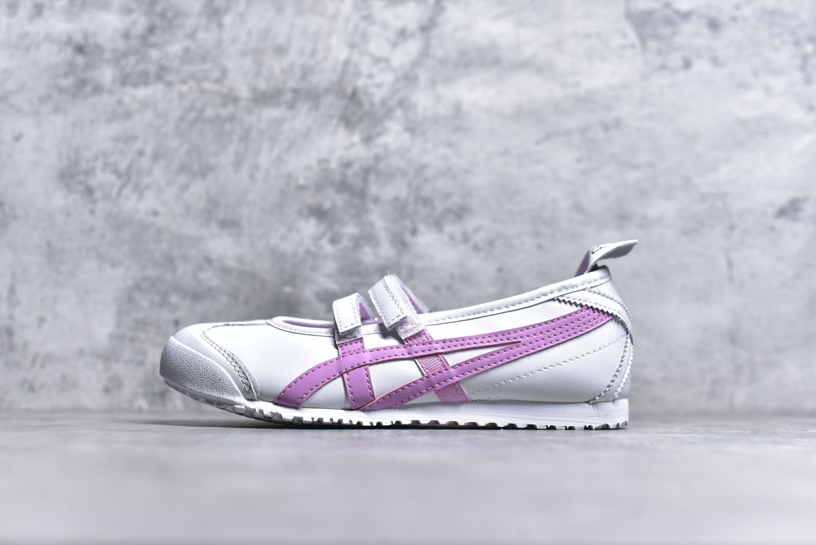 #Patou x Onitsuka Tiger鬼塚虎 MEXICO 66 BALLERINA BLACK/WHITE 平跟 玛丽珍 白粉色 货号：1183C379-101 尺码：36 37 37.5 38 39 40 40.5 41 41.5 42 42.5 43.5 44-选品中心