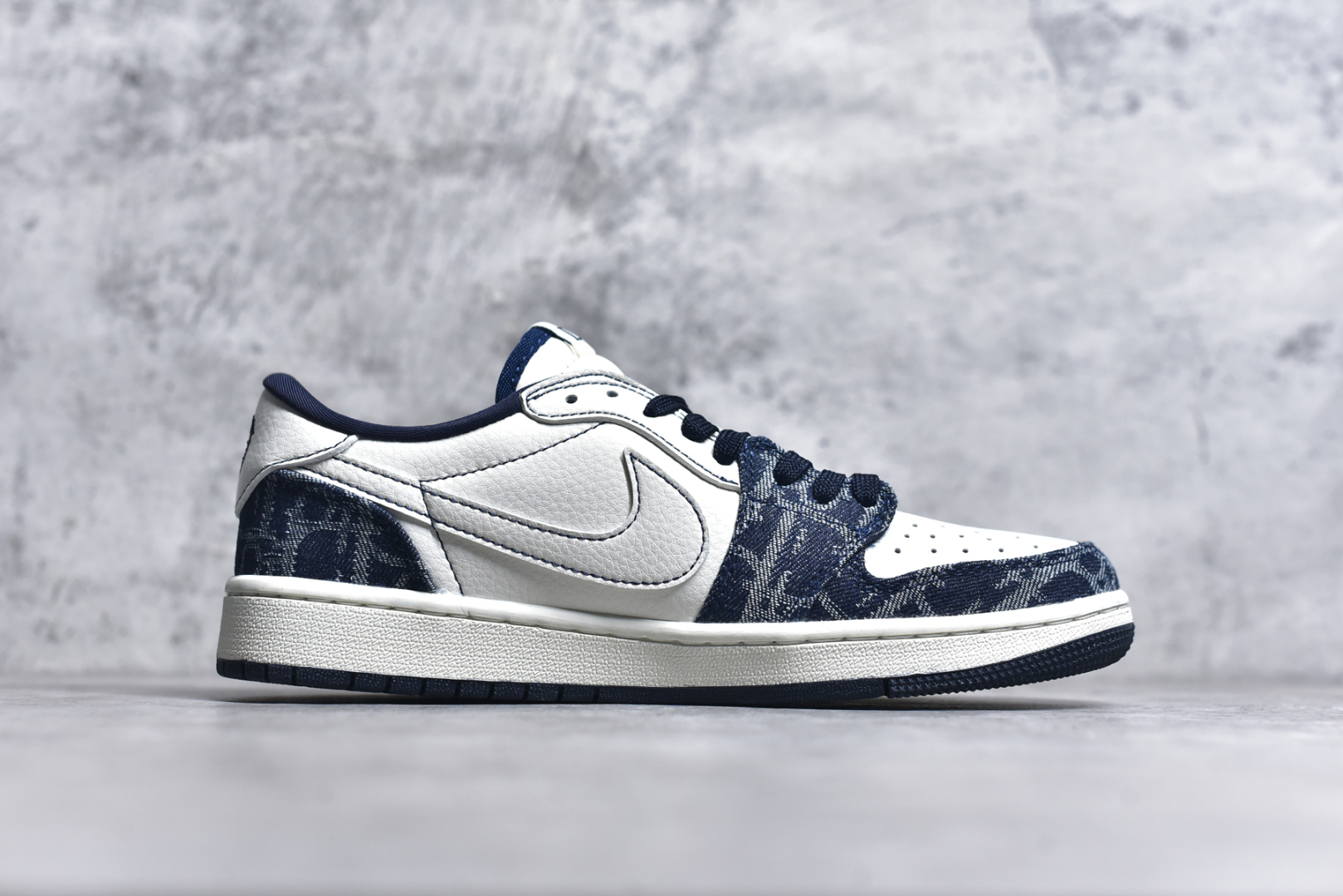 图片[3]-#TS x Fragment Design x Jordan Air Jordan 1 Low OG SP 迪奥联名 白蓝牛仔 定制鞋盒 大厂纯原品质出货 超高清洁度 皮料切割干净无任何毛边 细节完美 货号：CH6336 017 尺码：36 36.5 37.5 38 38.5 39 40 40.5 41 42 42.5 43 44 44.5 45-选品中心