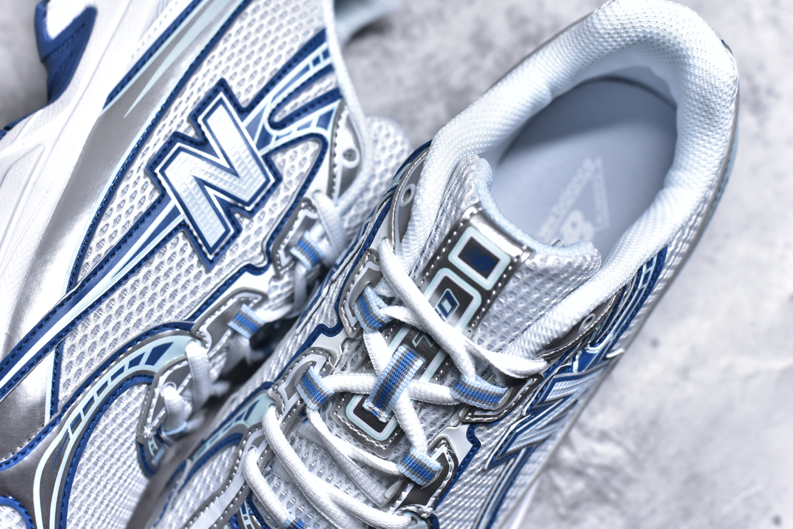 图片[9]-#New Balance MR740 NB新百伦系列复古老爹风休闲运动慢跑鞋 采用轻质牛剖革拼接透气网眼衬垫织物鞋面材质 T-Beam大底提供足步弓支撑 保持步态稳定#后跟搭载外露缓震胶 鞋身整体以各种深浅不一的灰色覆盖 鞋头以淡蓝色调装饰，网眼衬垫通过不规律的色块实现做旧的美感 泛黄的鞋底更是进一步增添了复古气息 尺码：36 37 37.5 38 38.5 39.5 40 40.5 41.5 42 42.5 43 44 45-选品中心