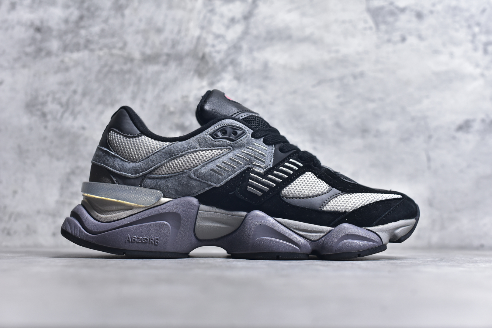 图片[3]-#NB 新百伦 New Balance NB9060小象蹄男女款9060舒适百搭老爹鞋。全新 9060 款式将经典风格与现代设计融合到日常多功能性中。 9060 重新诠释了源自经典 99X 型号的熟悉元素，其灵感来自于 Y2K 时代的未来主义和美学。 鞋面在990 的基础中进行了扩展和使用，以提供可见的运动感，中底采用 ABZORB 和 SBS 熟悉的缓震平台以提供舒适感。 类型：男女鞋 尺码：36-45含半码-选品中心