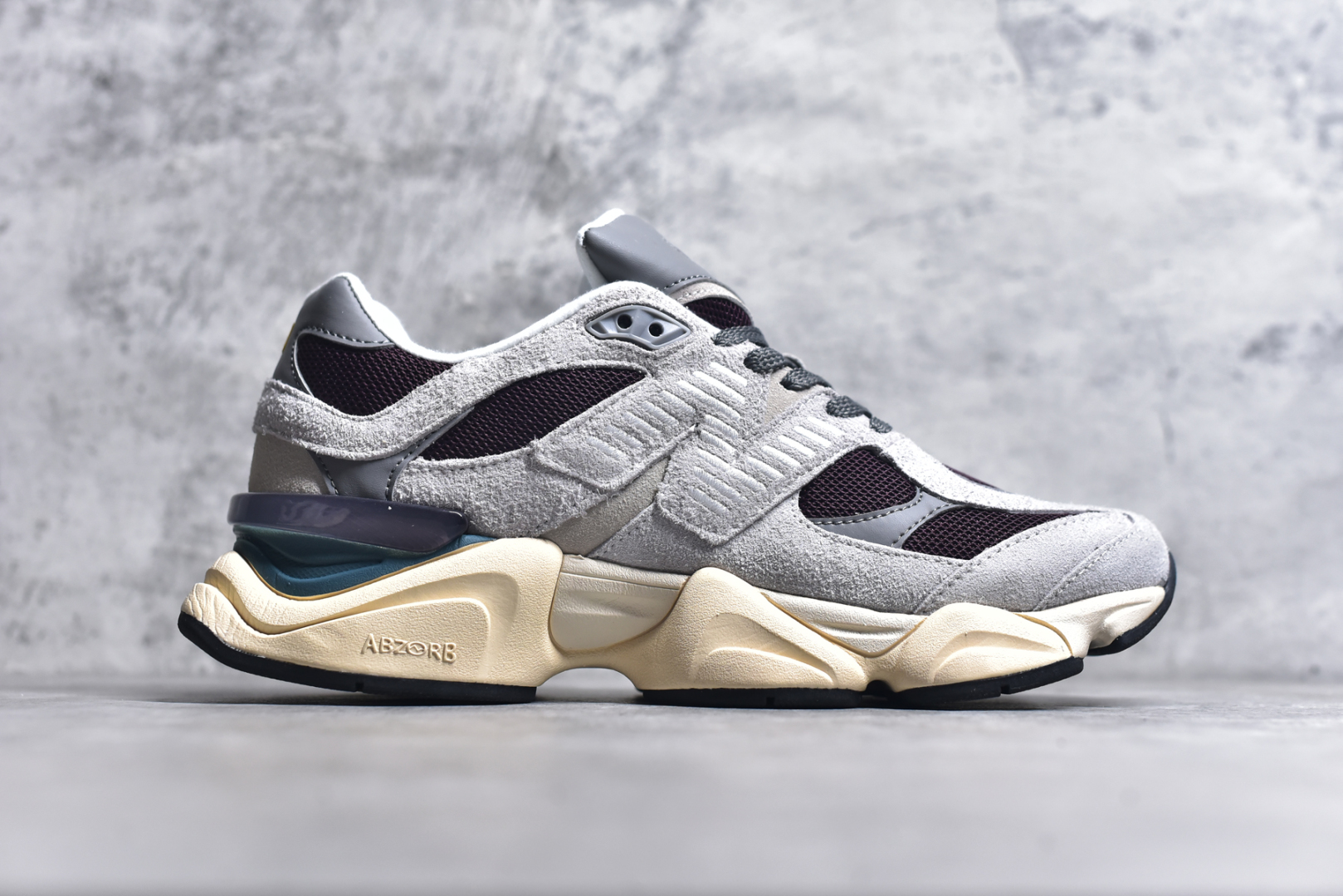 图片[3]-#NB 新百伦 New Balance NB9060小象蹄男女款9060舒适百搭老爹鞋。全新 9060 款式将经典风格与现代设计融合到日常多功能性中。 9060 重新诠释了源自经典 99X 型号的熟悉元素，其灵感来自于 Y2K 时代的未来主义和美学。 鞋面在990 的基础中进行了扩展和使用，以提供可见的运动感，中底采用 ABZORB 和 SBS 熟悉的缓震平台以提供舒适感。 类型：男女鞋 尺码：36-45含半码-选品中心