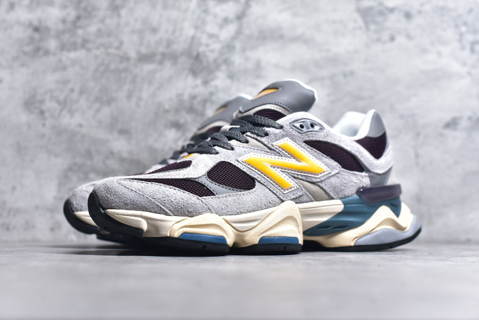 图片[2]-#NB 新百伦 New Balance NB9060小象蹄男女款9060舒适百搭老爹鞋。全新 9060 款式将经典风格与现代设计融合到日常多功能性中。 9060 重新诠释了源自经典 99X 型号的熟悉元素，其灵感来自于 Y2K 时代的未来主义和美学。 鞋面在990 的基础中进行了扩展和使用，以提供可见的运动感，中底采用 ABZORB 和 SBS 熟悉的缓震平台以提供舒适感。 类型：男女鞋 尺码：36-45含半码-选品中心