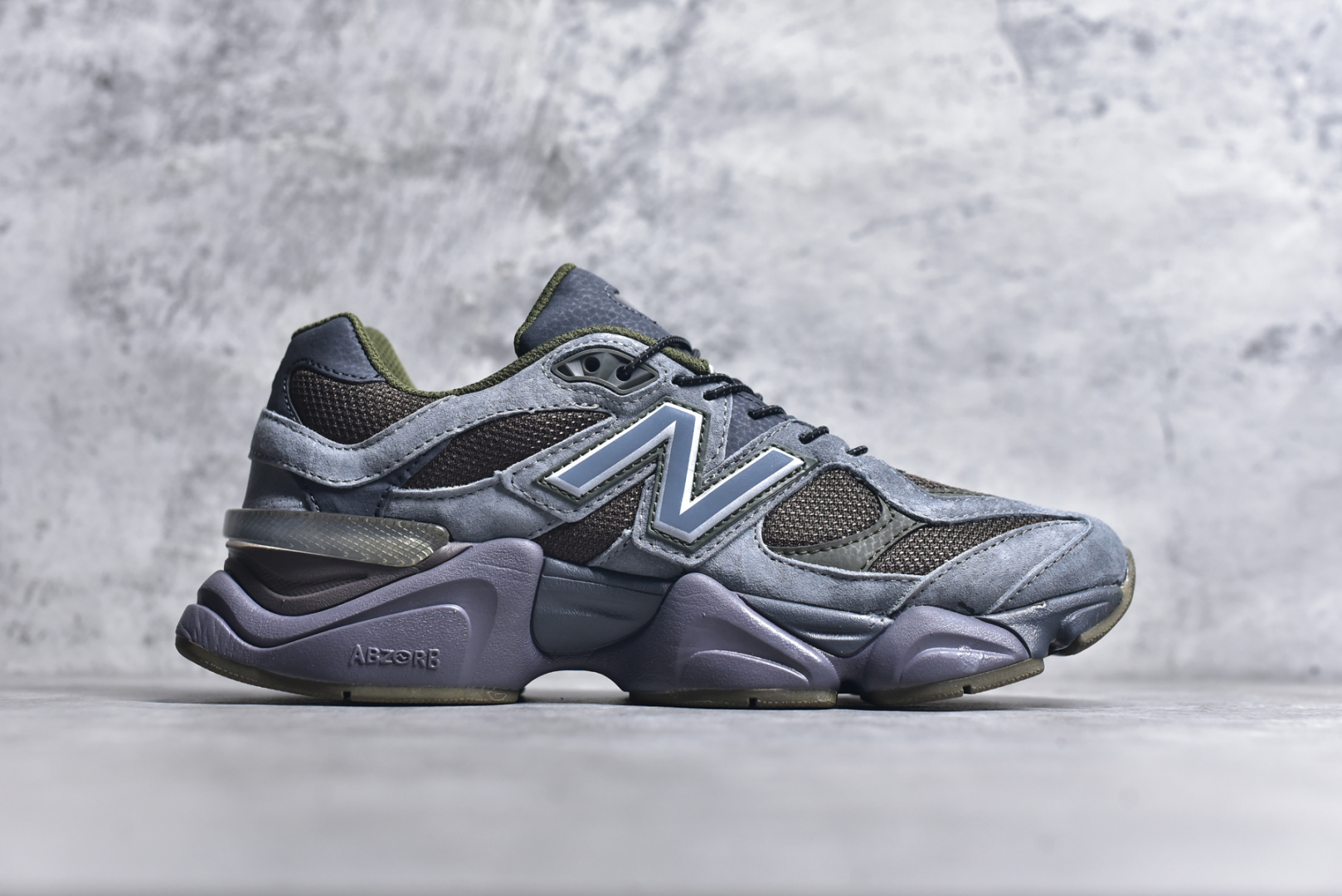 图片[3]-#NB 新百伦 New Balance NB9060小象蹄男女款9060舒适百搭老爹鞋。全新 9060 款式将经典风格与现代设计融合到日常多功能性中。 9060 重新诠释了源自经典 99X 型号的熟悉元素，其灵感来自于 Y2K 时代的未来主义和美学。 鞋面在990 的基础中进行了扩展和使用，以提供可见的运动感，中底采用 ABZORB 和 SBS 熟悉的缓震平台以提供舒适感。 类型：男女鞋 尺码：36-45含半码-选品中心