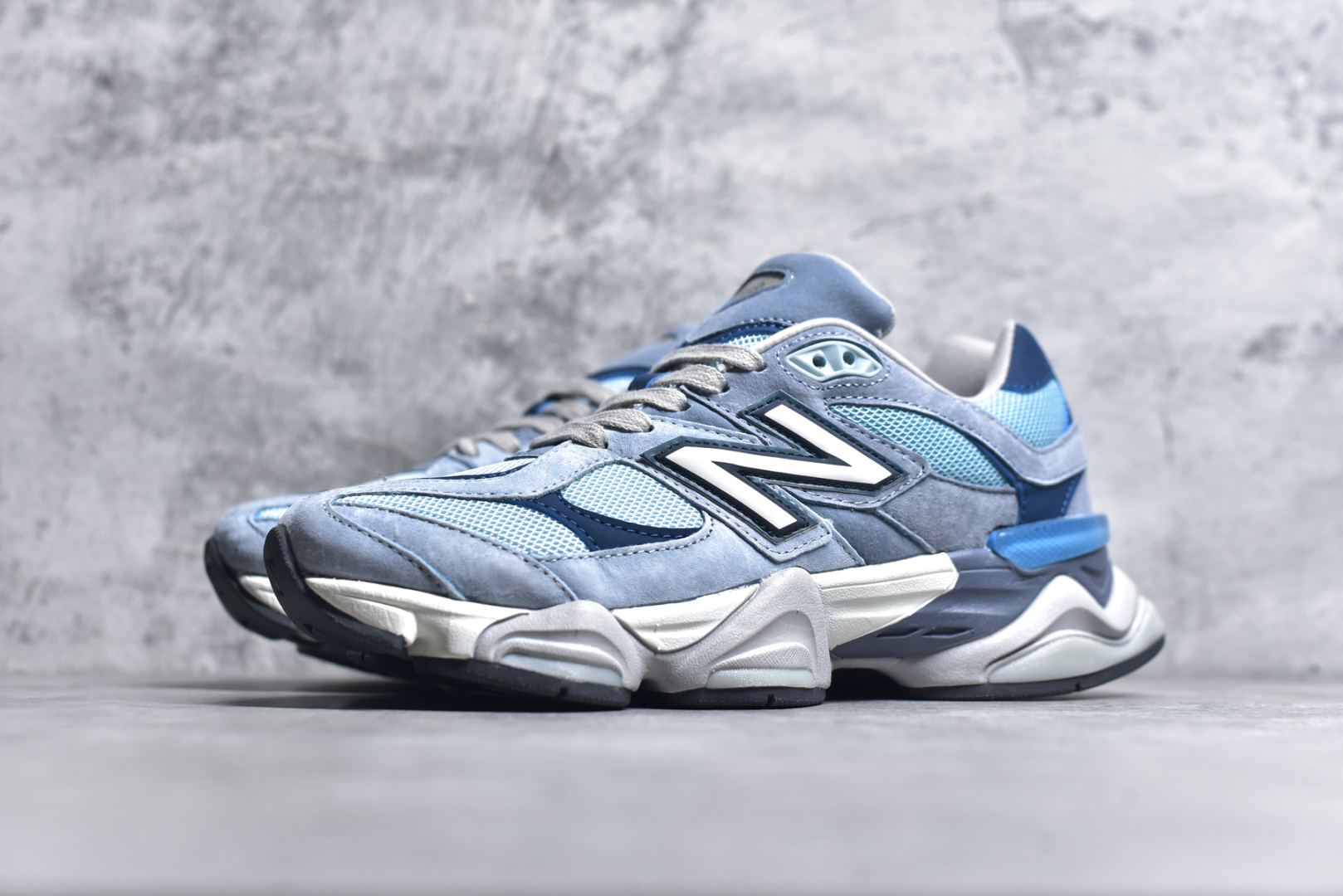 图片[2]-#NB 新百伦 New Balance NB9060小象蹄男女款9060舒适百搭老爹鞋。全新 9060 款式将经典风格与现代设计融合到日常多功能性中。 9060 重新诠释了源自经典 99X 型号的熟悉元素，其灵感来自于 Y2K 时代的未来主义和美学。 鞋面在990 的基础中进行了扩展和使用，以提供可见的运动感，中底采用 ABZORB 和 SBS 熟悉的缓震平台以提供舒适感。 类型：男女鞋 尺码：36-45含半码-选品中心