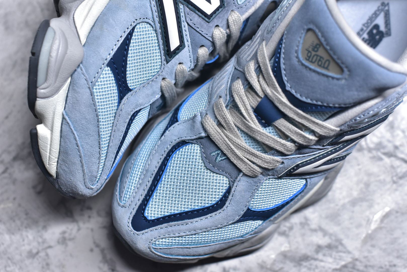 图片[8]-#NB 新百伦 New Balance NB9060小象蹄男女款9060舒适百搭老爹鞋。全新 9060 款式将经典风格与现代设计融合到日常多功能性中。 9060 重新诠释了源自经典 99X 型号的熟悉元素，其灵感来自于 Y2K 时代的未来主义和美学。 鞋面在990 的基础中进行了扩展和使用，以提供可见的运动感，中底采用 ABZORB 和 SBS 熟悉的缓震平台以提供舒适感。 类型：男女鞋 尺码：36-45含半码-选品中心