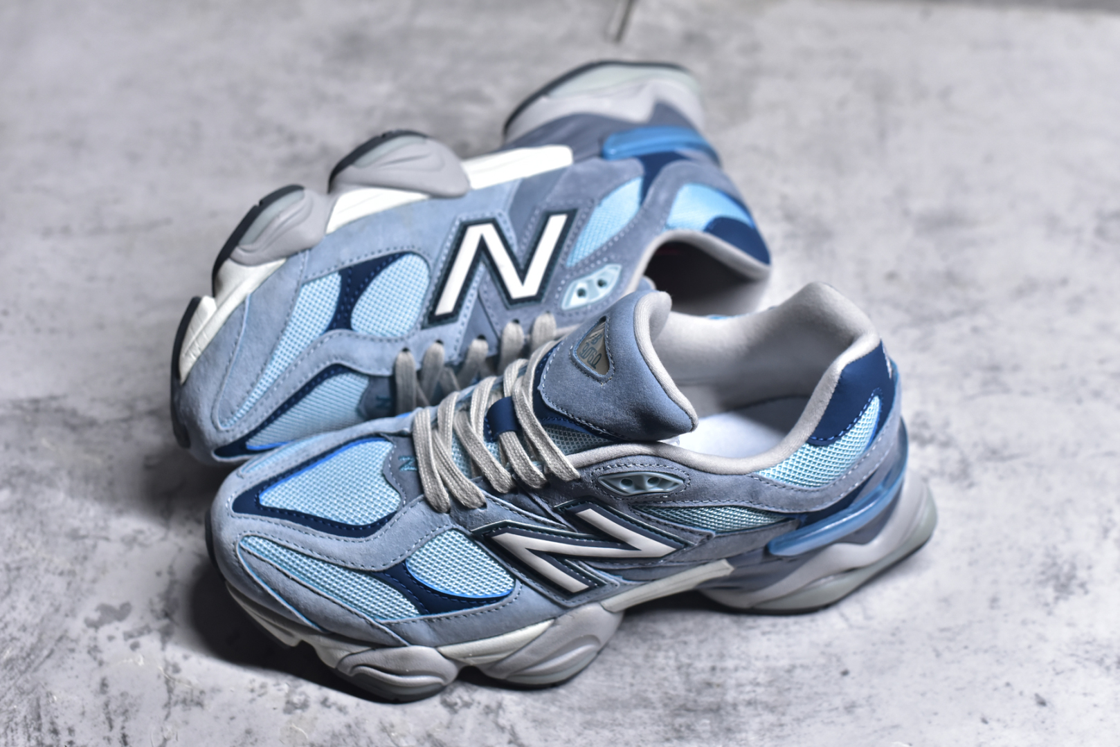 图片[7]-#NB 新百伦 New Balance NB9060小象蹄男女款9060舒适百搭老爹鞋。全新 9060 款式将经典风格与现代设计融合到日常多功能性中。 9060 重新诠释了源自经典 99X 型号的熟悉元素，其灵感来自于 Y2K 时代的未来主义和美学。 鞋面在990 的基础中进行了扩展和使用，以提供可见的运动感，中底采用 ABZORB 和 SBS 熟悉的缓震平台以提供舒适感。 类型：男女鞋 尺码：36-45含半码-选品中心