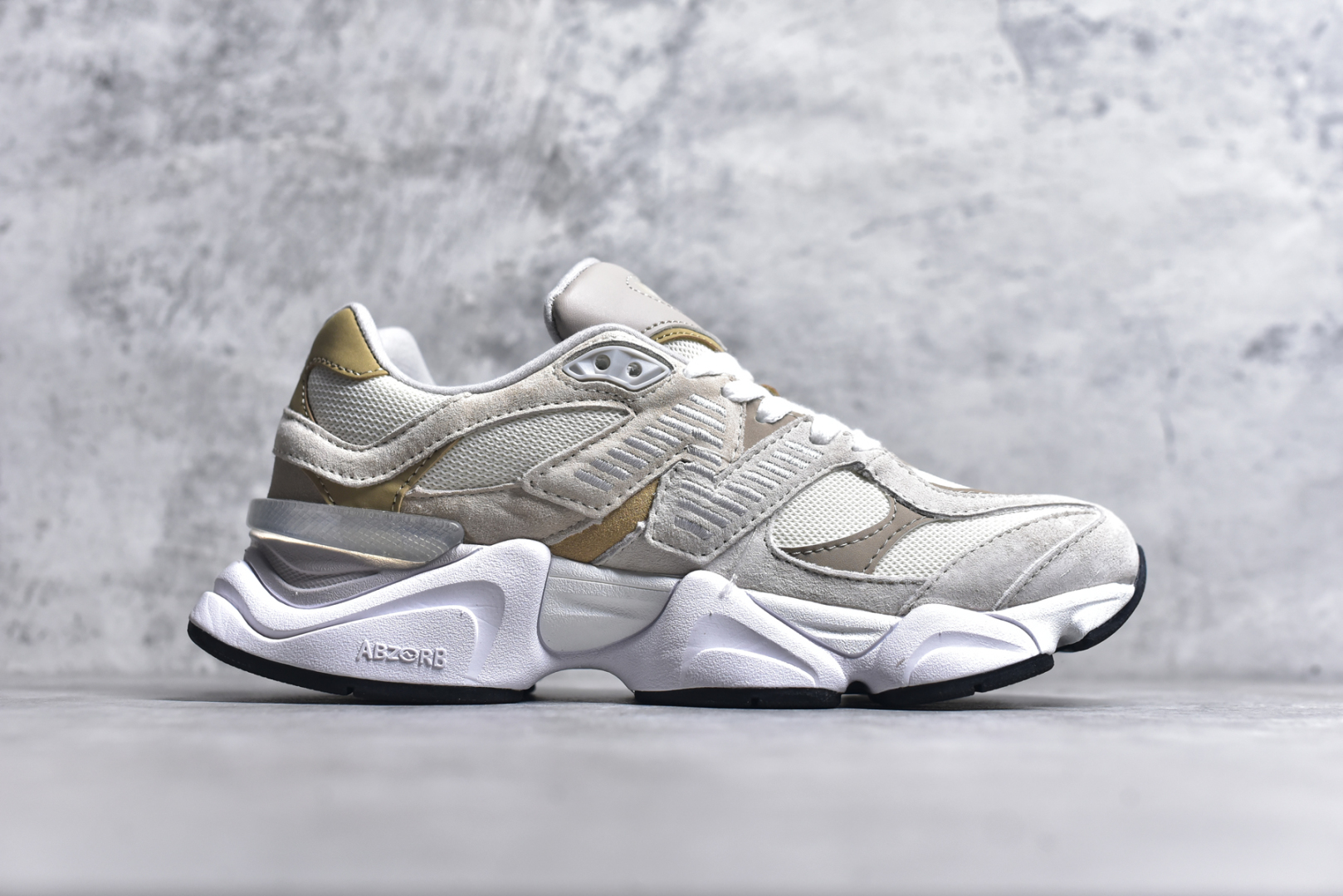 图片[3]-#NB 新百伦 New Balance NB9060小象蹄男女款9060舒适百搭老爹鞋。全新 9060 款式将经典风格与现代设计融合到日常多功能性中。 9060 重新诠释了源自经典 99X 型号的熟悉元素，其灵感来自于 Y2K 时代的未来主义和美学。 鞋面在990 的基础中进行了扩展和使用，以提供可见的运动感，中底采用 ABZORB 和 SBS 熟悉的缓震平台以提供舒适感。 类型：男女鞋 尺码：36-45含半码-选品中心