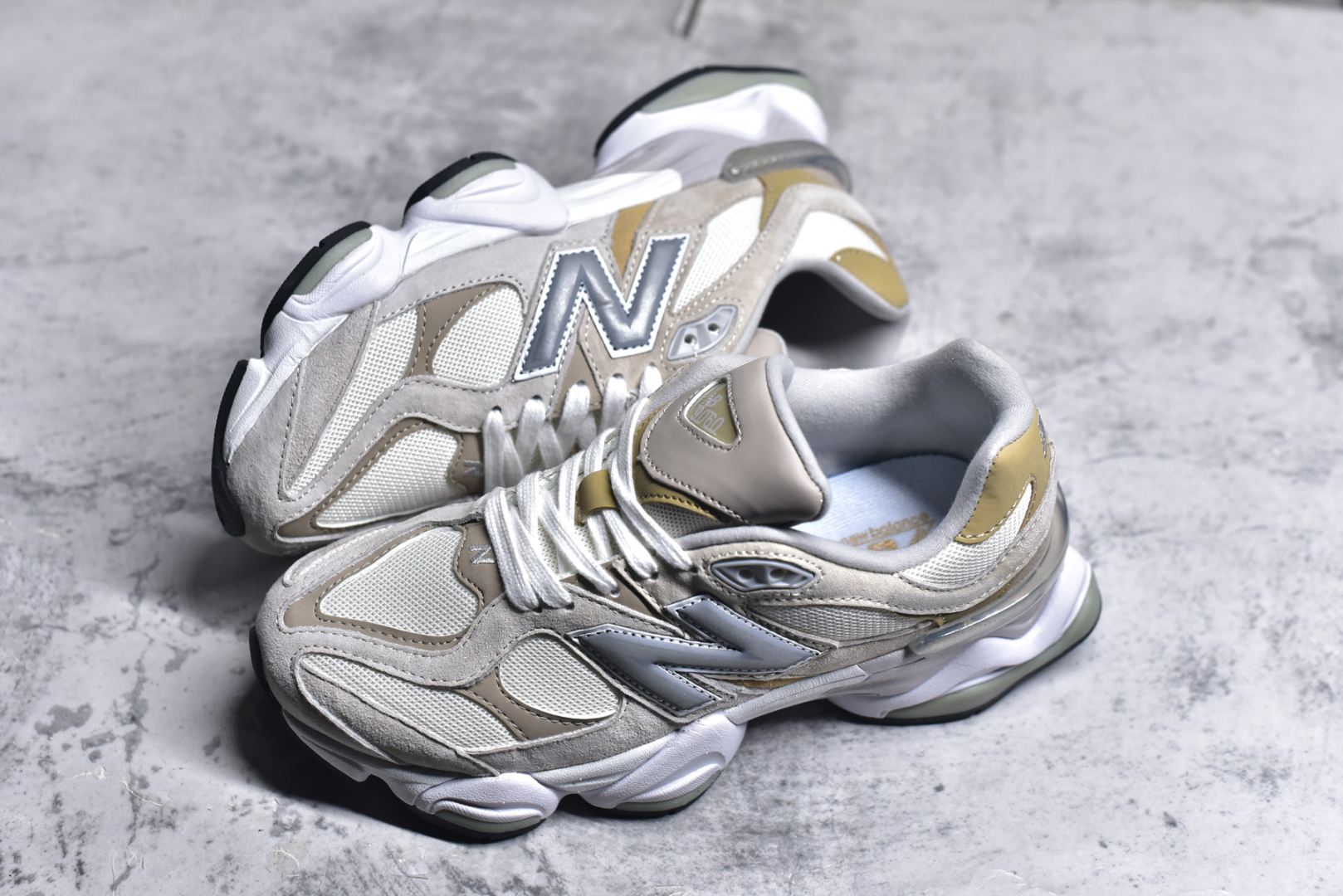 图片[7]-#NB 新百伦 New Balance NB9060小象蹄男女款9060舒适百搭老爹鞋。全新 9060 款式将经典风格与现代设计融合到日常多功能性中。 9060 重新诠释了源自经典 99X 型号的熟悉元素，其灵感来自于 Y2K 时代的未来主义和美学。 鞋面在990 的基础中进行了扩展和使用，以提供可见的运动感，中底采用 ABZORB 和 SBS 熟悉的缓震平台以提供舒适感。 类型：男女鞋 尺码：36-45含半码-选品中心
