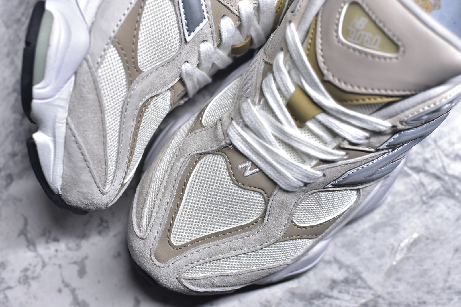图片[8]-#NB 新百伦 New Balance NB9060小象蹄男女款9060舒适百搭老爹鞋。全新 9060 款式将经典风格与现代设计融合到日常多功能性中。 9060 重新诠释了源自经典 99X 型号的熟悉元素，其灵感来自于 Y2K 时代的未来主义和美学。 鞋面在990 的基础中进行了扩展和使用，以提供可见的运动感，中底采用 ABZORB 和 SBS 熟悉的缓震平台以提供舒适感。 类型：男女鞋 尺码：36-45含半码-选品中心