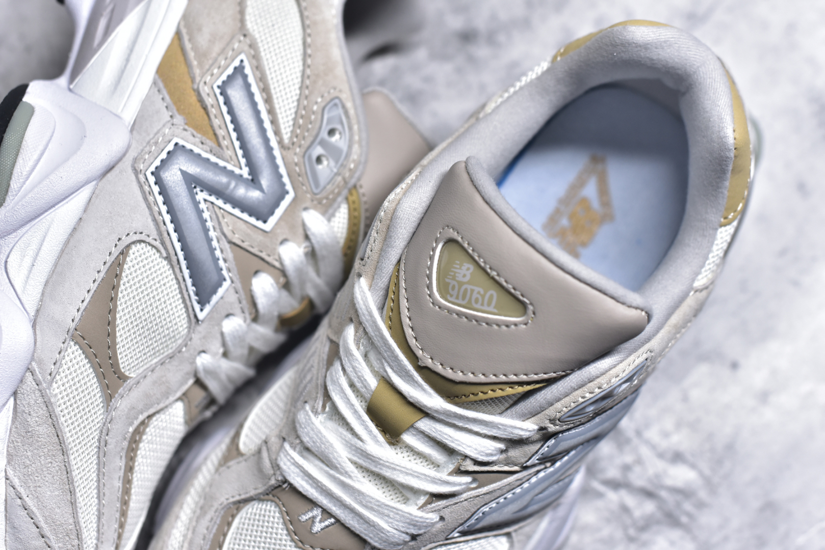 图片[9]-#NB 新百伦 New Balance NB9060小象蹄男女款9060舒适百搭老爹鞋。全新 9060 款式将经典风格与现代设计融合到日常多功能性中。 9060 重新诠释了源自经典 99X 型号的熟悉元素，其灵感来自于 Y2K 时代的未来主义和美学。 鞋面在990 的基础中进行了扩展和使用，以提供可见的运动感，中底采用 ABZORB 和 SBS 熟悉的缓震平台以提供舒适感。 类型：男女鞋 尺码：36-45含半码-选品中心