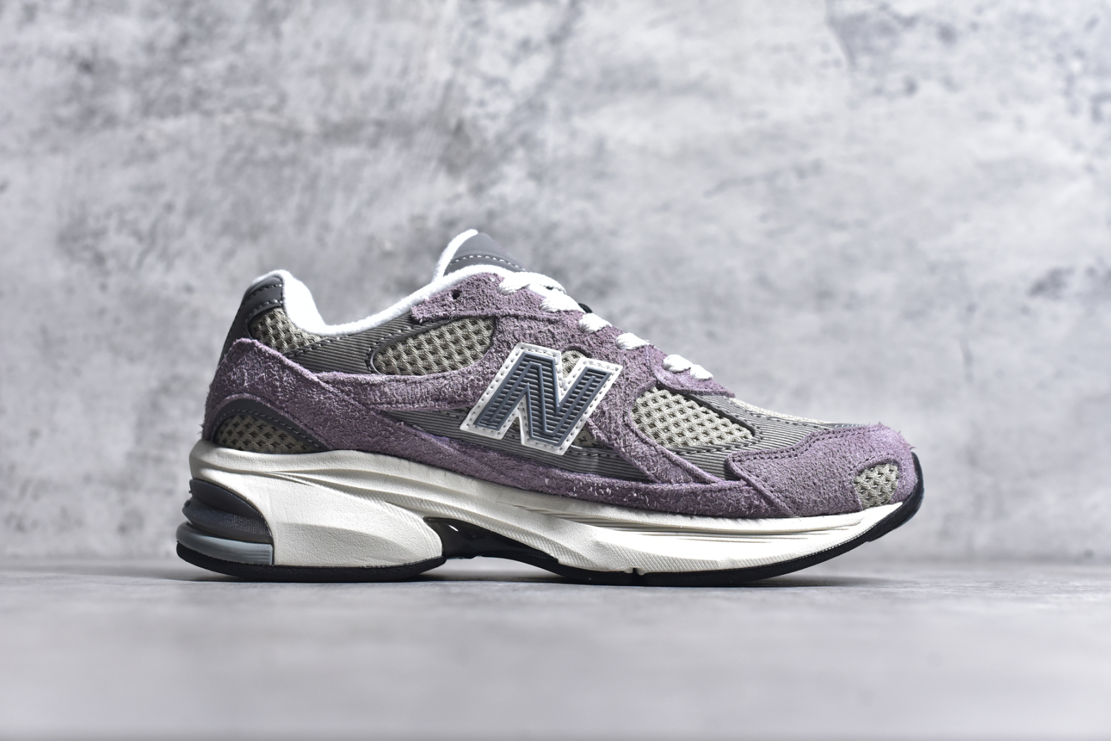 图片[3]-#NB 新百伦 New Balance NB9060小象蹄男女款9060舒适百搭老爹鞋。全新 9060 款式将经典风格与现代设计融合到日常多功能性中。 9060 重新诠释了源自经典 99X 型号的熟悉元素，其灵感来自于 Y2K 时代的未来主义和美学。 鞋面在990 的基础中进行了扩展和使用，以提供可见的运动感，中底采用 ABZORB 和 SBS 熟悉的缓震平台以提供舒适感。 类型：男女鞋 尺码：36-45含半码-选品中心