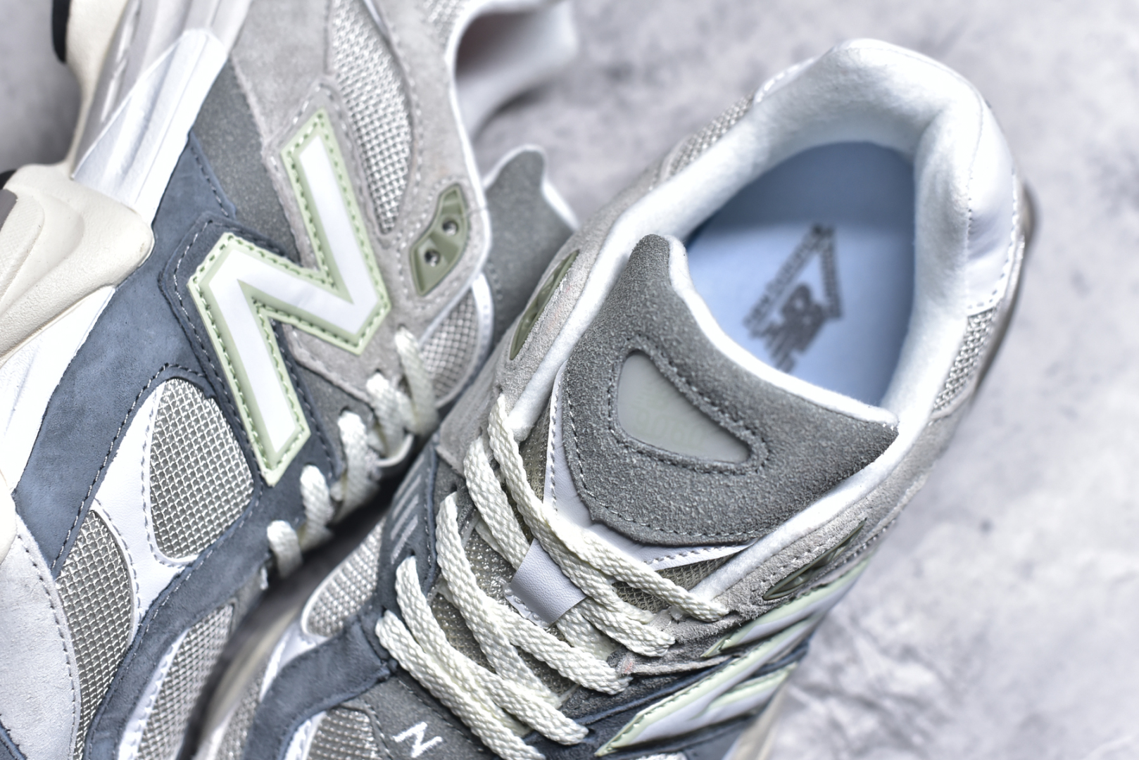 图片[9]-#NB 新百伦 New Balance NB9060小象蹄男女款9060舒适百搭老爹鞋。全新 9060 款式将经典风格与现代设计融合到日常多功能性中。 9060 重新诠释了源自经典 99X 型号的熟悉元素，其灵感来自于 Y2K 时代的未来主义和美学。 鞋面在990 的基础中进行了扩展和使用，以提供可见的运动感，中底采用 ABZORB 和 SBS 熟悉的缓震平台以提供舒适感。 类型：男女鞋 尺码：36-45含半码-选品中心
