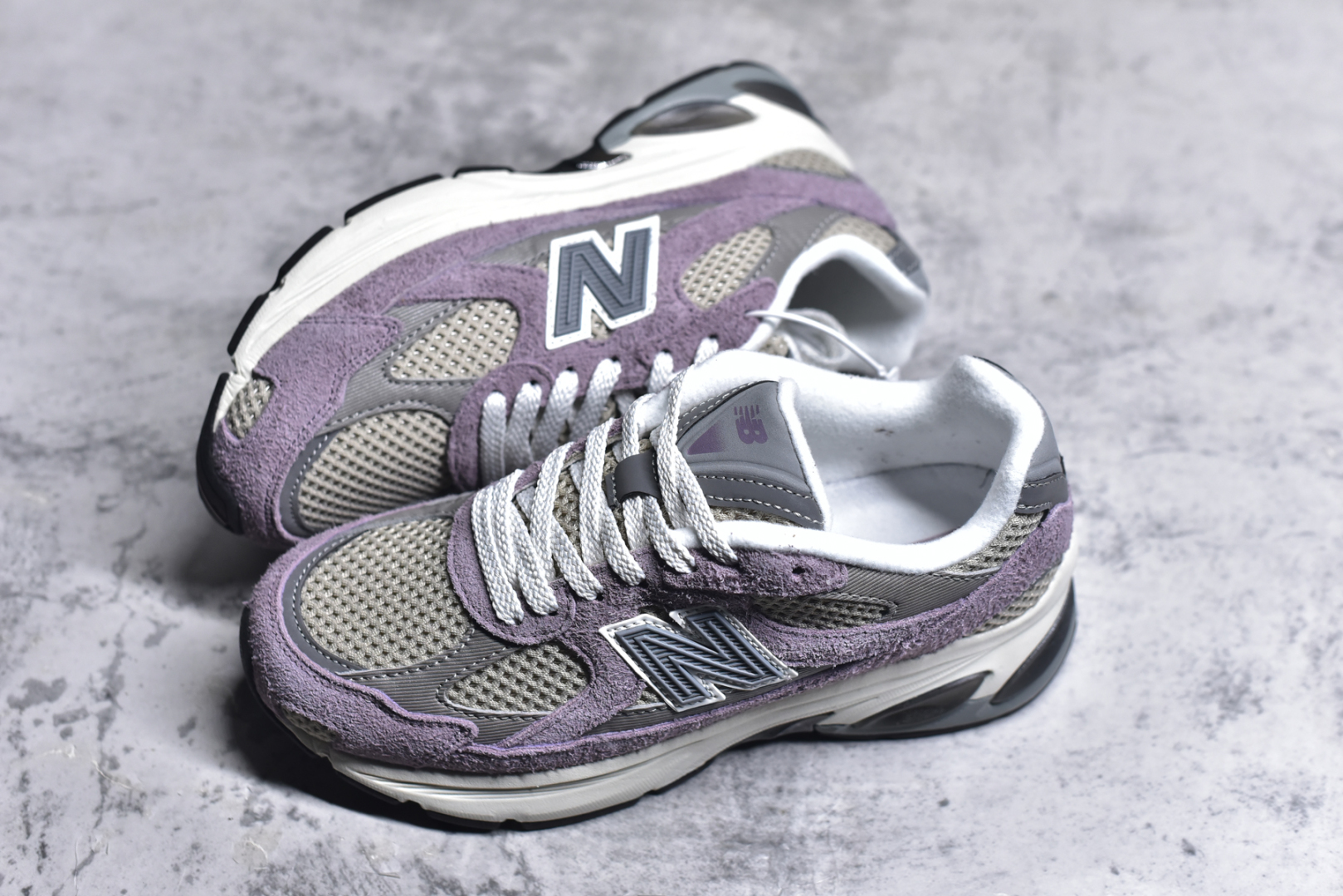 图片[7]-#NB 新百伦 New Balance NB9060小象蹄男女款9060舒适百搭老爹鞋。全新 9060 款式将经典风格与现代设计融合到日常多功能性中。 9060 重新诠释了源自经典 99X 型号的熟悉元素，其灵感来自于 Y2K 时代的未来主义和美学。 鞋面在990 的基础中进行了扩展和使用，以提供可见的运动感，中底采用 ABZORB 和 SBS 熟悉的缓震平台以提供舒适感。 类型：男女鞋 尺码：36-45含半码-选品中心