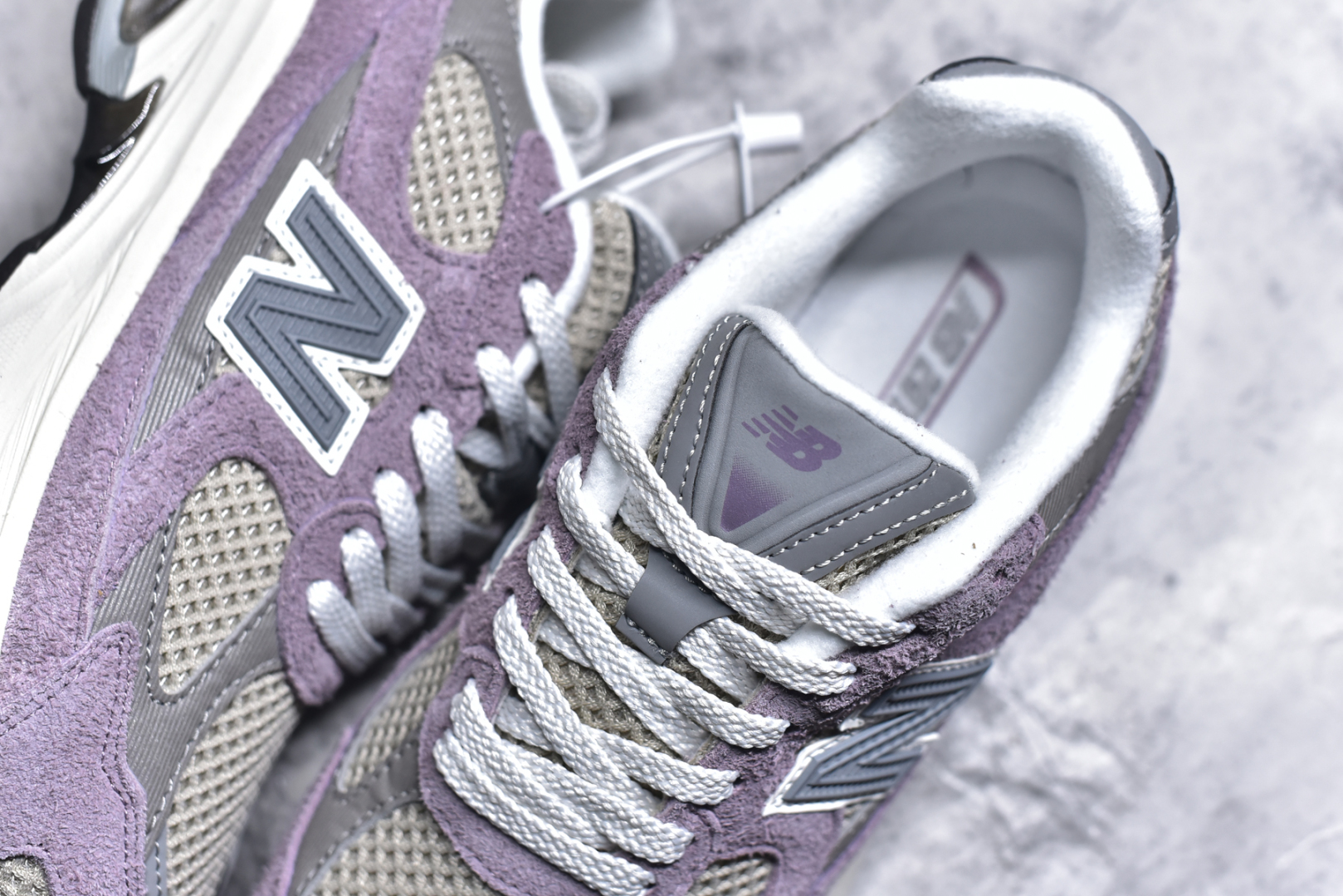 图片[9]-#NB 新百伦 New Balance NB9060小象蹄男女款9060舒适百搭老爹鞋。全新 9060 款式将经典风格与现代设计融合到日常多功能性中。 9060 重新诠释了源自经典 99X 型号的熟悉元素，其灵感来自于 Y2K 时代的未来主义和美学。 鞋面在990 的基础中进行了扩展和使用，以提供可见的运动感，中底采用 ABZORB 和 SBS 熟悉的缓震平台以提供舒适感。 类型：男女鞋 尺码：36-45含半码-选品中心