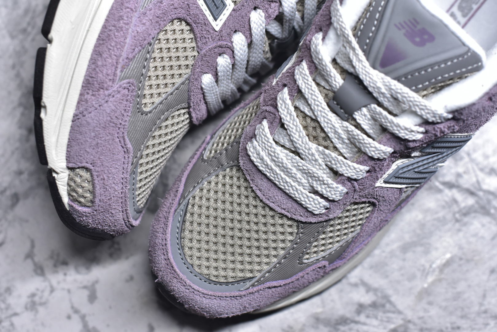 图片[8]-#NB 新百伦 New Balance NB9060小象蹄男女款9060舒适百搭老爹鞋。全新 9060 款式将经典风格与现代设计融合到日常多功能性中。 9060 重新诠释了源自经典 99X 型号的熟悉元素，其灵感来自于 Y2K 时代的未来主义和美学。 鞋面在990 的基础中进行了扩展和使用，以提供可见的运动感，中底采用 ABZORB 和 SBS 熟悉的缓震平台以提供舒适感。 类型：男女鞋 尺码：36-45含半码-选品中心
