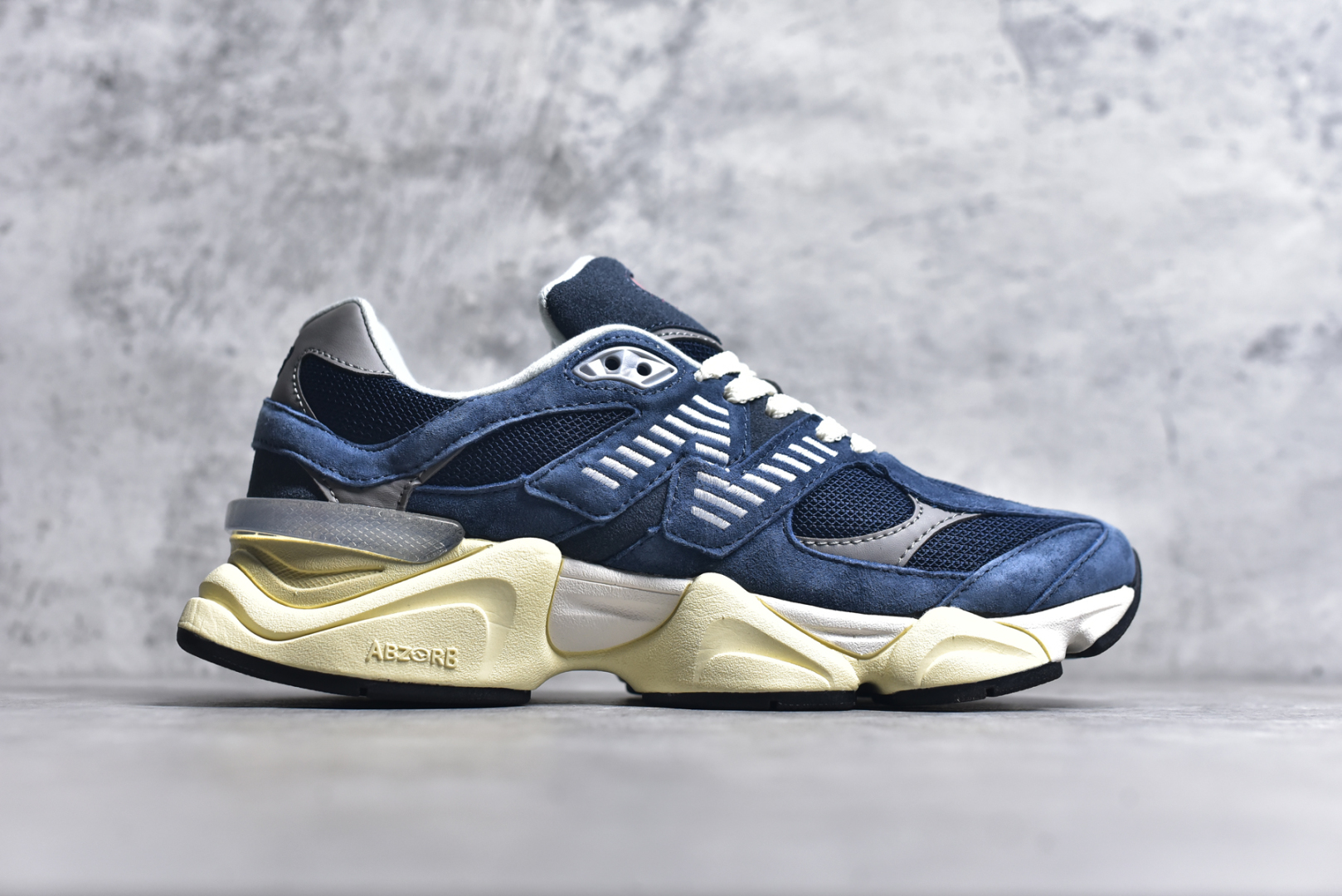 图片[3]-#NB 新百伦 New Balance NB9060小象蹄男女款9060舒适百搭老爹鞋。全新 9060 款式将经典风格与现代设计融合到日常多功能性中。 9060 重新诠释了源自经典 99X 型号的熟悉元素，其灵感来自于 Y2K 时代的未来主义和美学。 鞋面在990 的基础中进行了扩展和使用，以提供可见的运动感，中底采用 ABZORB 和 SBS 熟悉的缓震平台以提供舒适感。 类型：男女鞋 尺码：36-45含半码-选品中心
