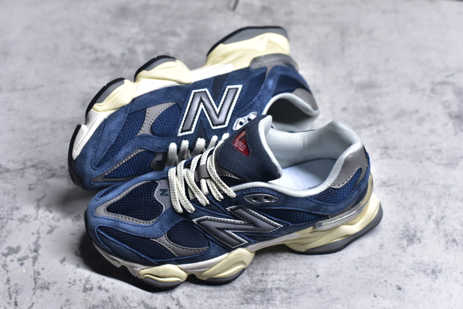 图片[7]-#NB 新百伦 New Balance NB9060小象蹄男女款9060舒适百搭老爹鞋。全新 9060 款式将经典风格与现代设计融合到日常多功能性中。 9060 重新诠释了源自经典 99X 型号的熟悉元素，其灵感来自于 Y2K 时代的未来主义和美学。 鞋面在990 的基础中进行了扩展和使用，以提供可见的运动感，中底采用 ABZORB 和 SBS 熟悉的缓震平台以提供舒适感。 类型：男女鞋 尺码：36-45含半码-选品中心