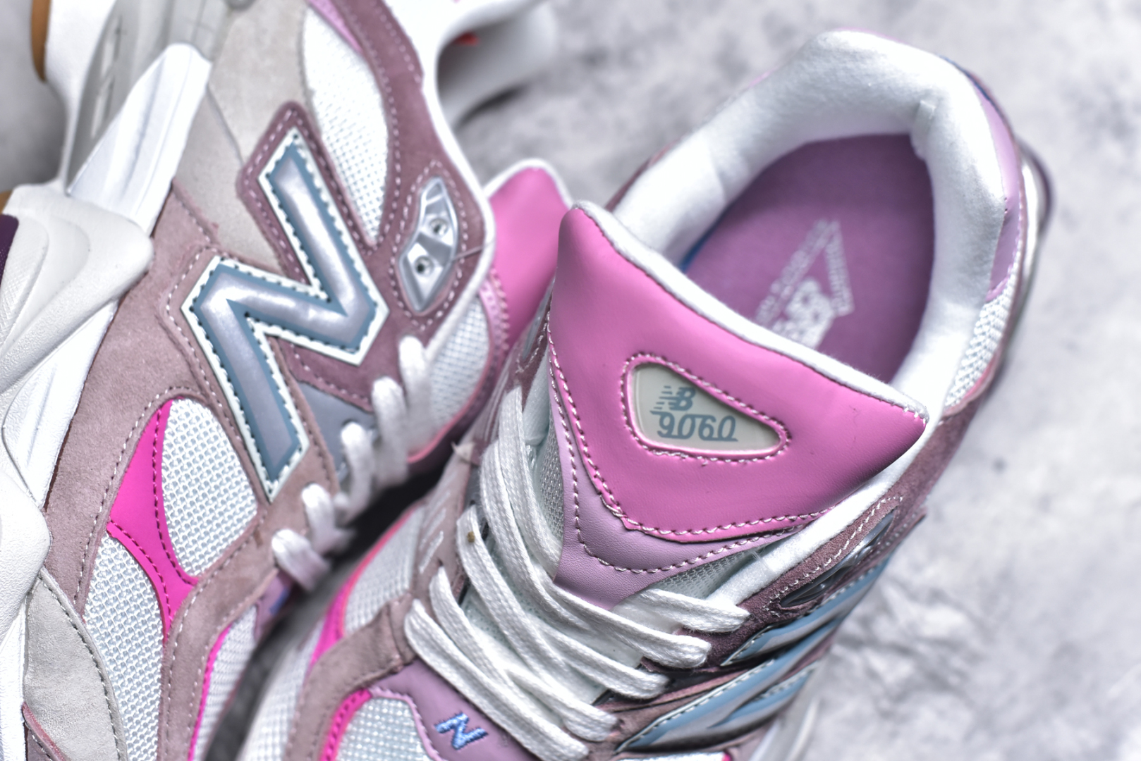 图片[9]-#NB 新百伦 New Balance NB9060小象蹄男女款9060舒适百搭老爹鞋。全新 9060 款式将经典风格与现代设计融合到日常多功能性中。 9060 重新诠释了源自经典 99X 型号的熟悉元素，其灵感来自于 Y2K 时代的未来主义和美学。 鞋面在990 的基础中进行了扩展和使用，以提供可见的运动感，中底采用 ABZORB 和 SBS 熟悉的缓震平台以提供舒适感。 类型：男女鞋 尺码：36-45含半码-选品中心