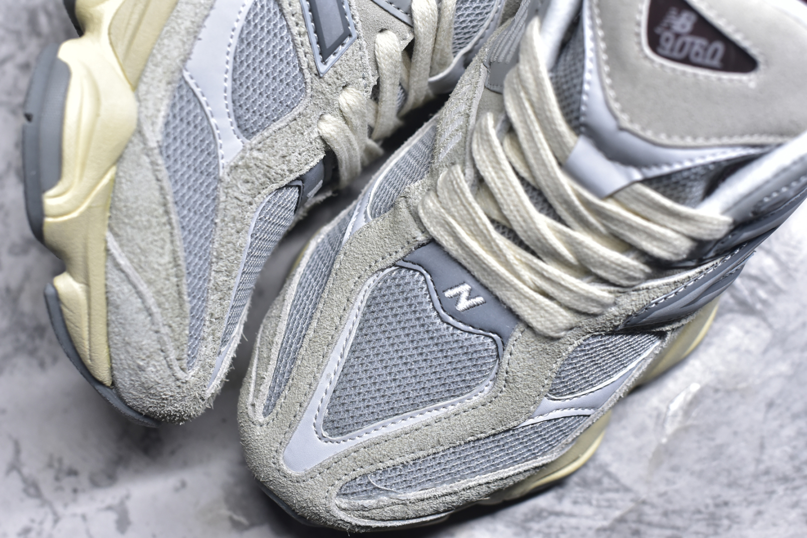 图片[8]-#NB 新百伦 New Balance NB9060小象蹄男女款9060舒适百搭老爹鞋。全新 9060 款式将经典风格与现代设计融合到日常多功能性中。 9060 重新诠释了源自经典 99X 型号的熟悉元素，其灵感来自于 Y2K 时代的未来主义和美学。 鞋面在990 的基础中进行了扩展和使用，以提供可见的运动感，中底采用 ABZORB 和 SBS 熟悉的缓震平台以提供舒适感。 类型：男女鞋 尺码：36-45含半码-选品中心