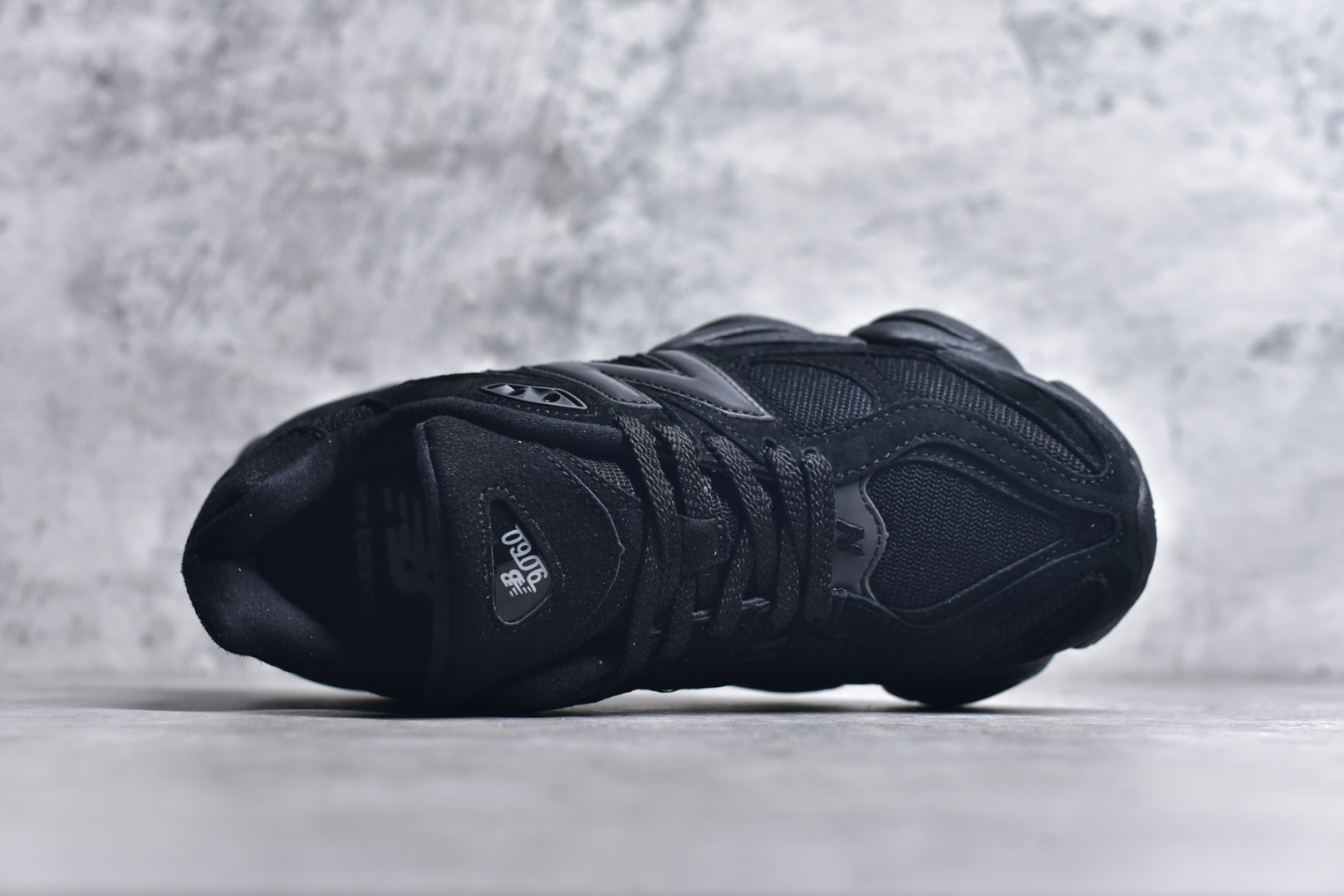 图片[4]-#NB 新百伦 New Balance NB9060小象蹄男女款9060舒适百搭老爹鞋。全新 9060 款式将经典风格与现代设计融合到日常多功能性中。 9060 重新诠释了源自经典 99X 型号的熟悉元素，其灵感来自于 Y2K 时代的未来主义和美学。 鞋面在990 的基础中进行了扩展和使用，以提供可见的运动感，中底采用 ABZORB 和 SBS 熟悉的缓震平台以提供舒适感。 类型：男女鞋 尺码：36-45含半码-选品中心