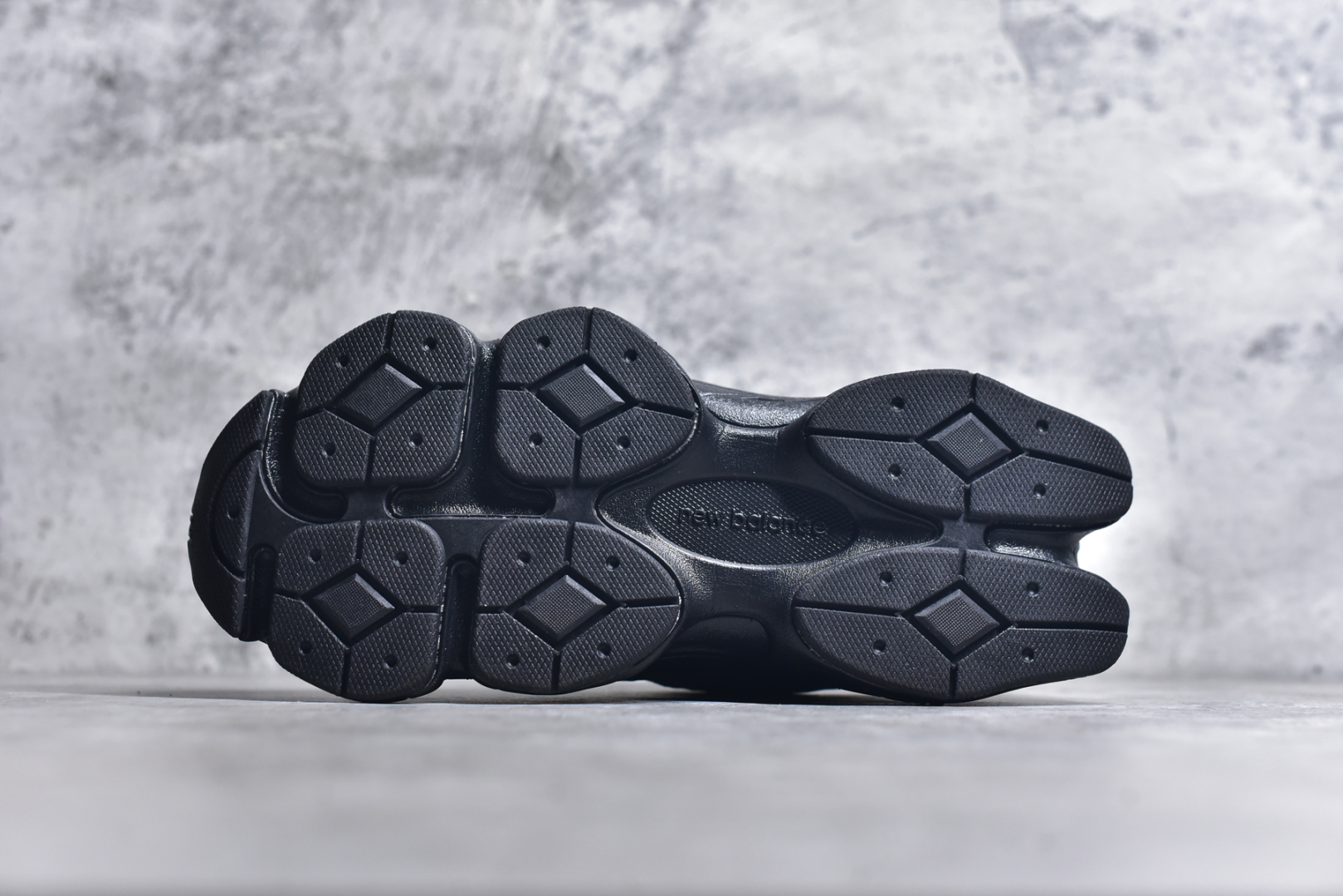 图片[6]-#NB 新百伦 New Balance NB9060小象蹄男女款9060舒适百搭老爹鞋。全新 9060 款式将经典风格与现代设计融合到日常多功能性中。 9060 重新诠释了源自经典 99X 型号的熟悉元素，其灵感来自于 Y2K 时代的未来主义和美学。 鞋面在990 的基础中进行了扩展和使用，以提供可见的运动感，中底采用 ABZORB 和 SBS 熟悉的缓震平台以提供舒适感。 类型：男女鞋 尺码：36-45含半码-选品中心