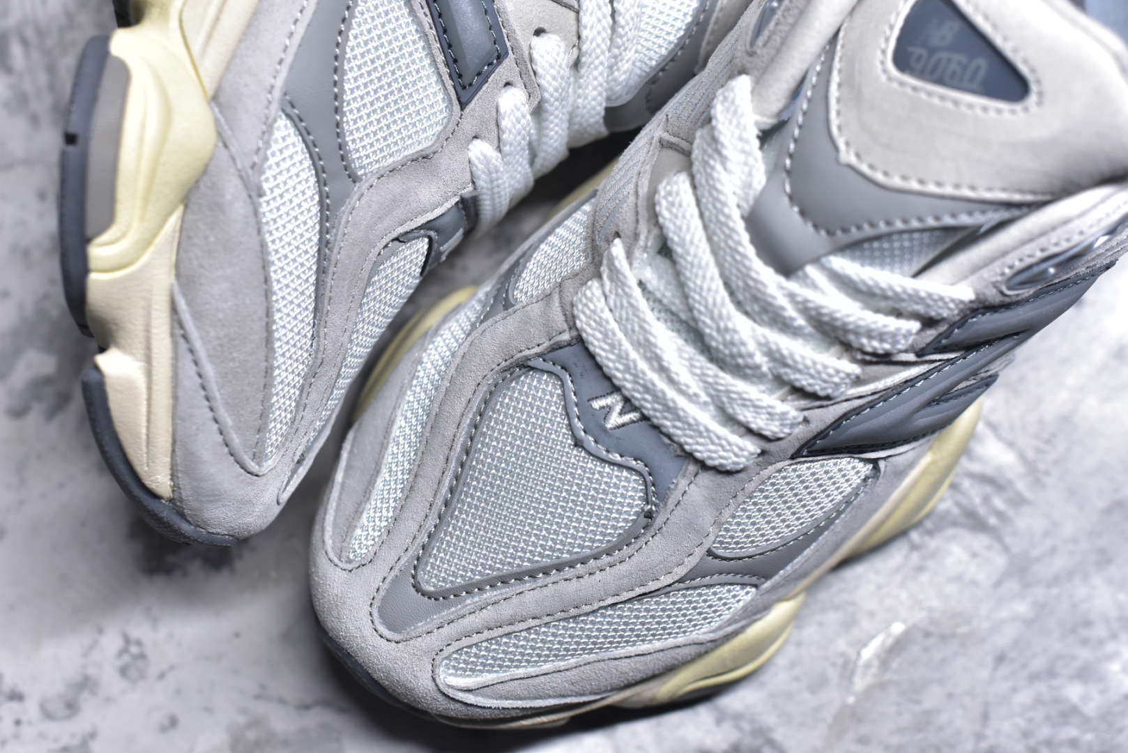 图片[8]-#NB 新百伦 New Balance NB9060小象蹄男女款9060舒适百搭老爹鞋。全新 9060 款式将经典风格与现代设计融合到日常多功能性中。 9060 重新诠释了源自经典 99X 型号的熟悉元素，其灵感来自于 Y2K 时代的未来主义和美学。 鞋面在990 的基础中进行了扩展和使用，以提供可见的运动感，中底采用 ABZORB 和 SBS 熟悉的缓震平台以提供舒适感。 类型：男女鞋 尺码：36-45含半码-选品中心