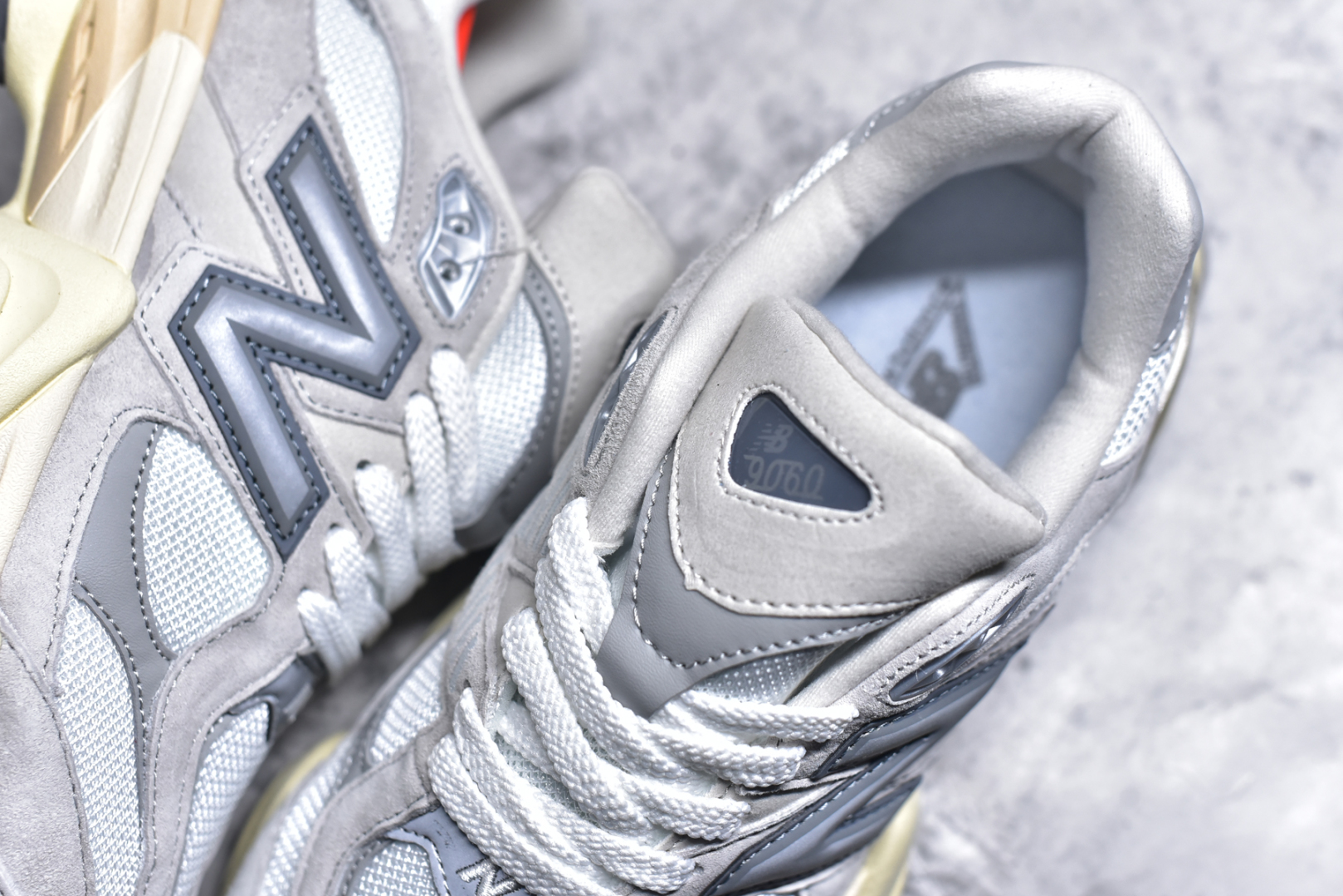 图片[9]-#NB 新百伦 New Balance NB9060小象蹄男女款9060舒适百搭老爹鞋。全新 9060 款式将经典风格与现代设计融合到日常多功能性中。 9060 重新诠释了源自经典 99X 型号的熟悉元素，其灵感来自于 Y2K 时代的未来主义和美学。 鞋面在990 的基础中进行了扩展和使用，以提供可见的运动感，中底采用 ABZORB 和 SBS 熟悉的缓震平台以提供舒适感。 类型：男女鞋 尺码：36-45含半码-选品中心