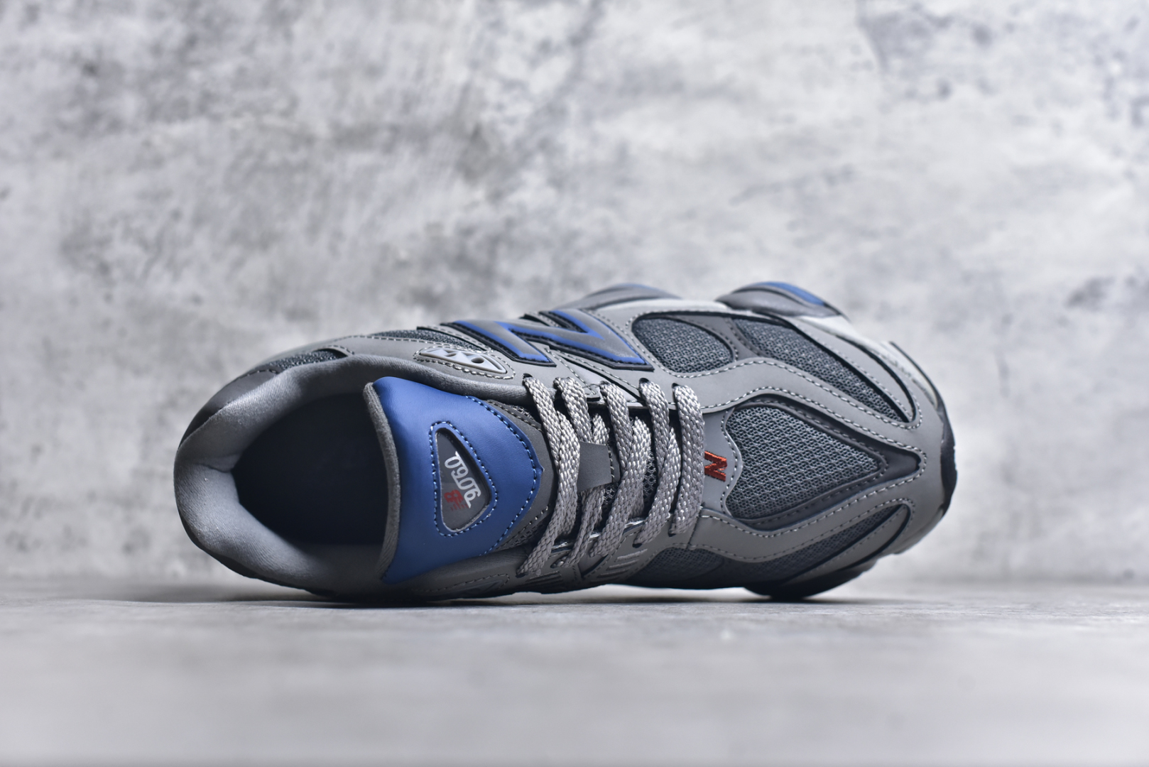 图片[4]-#NB 新百伦 New Balance NB9060小象蹄男女款9060舒适百搭老爹鞋。全新 9060 款式将经典风格与现代设计融合到日常多功能性中。 9060 重新诠释了源自经典 99X 型号的熟悉元素，其灵感来自于 Y2K 时代的未来主义和美学。 鞋面在990 的基础中进行了扩展和使用，以提供可见的运动感，中底采用 ABZORB 和 SBS 熟悉的缓震平台以提供舒适感。 类型：男女鞋 尺码：36-45含半码-选品中心
