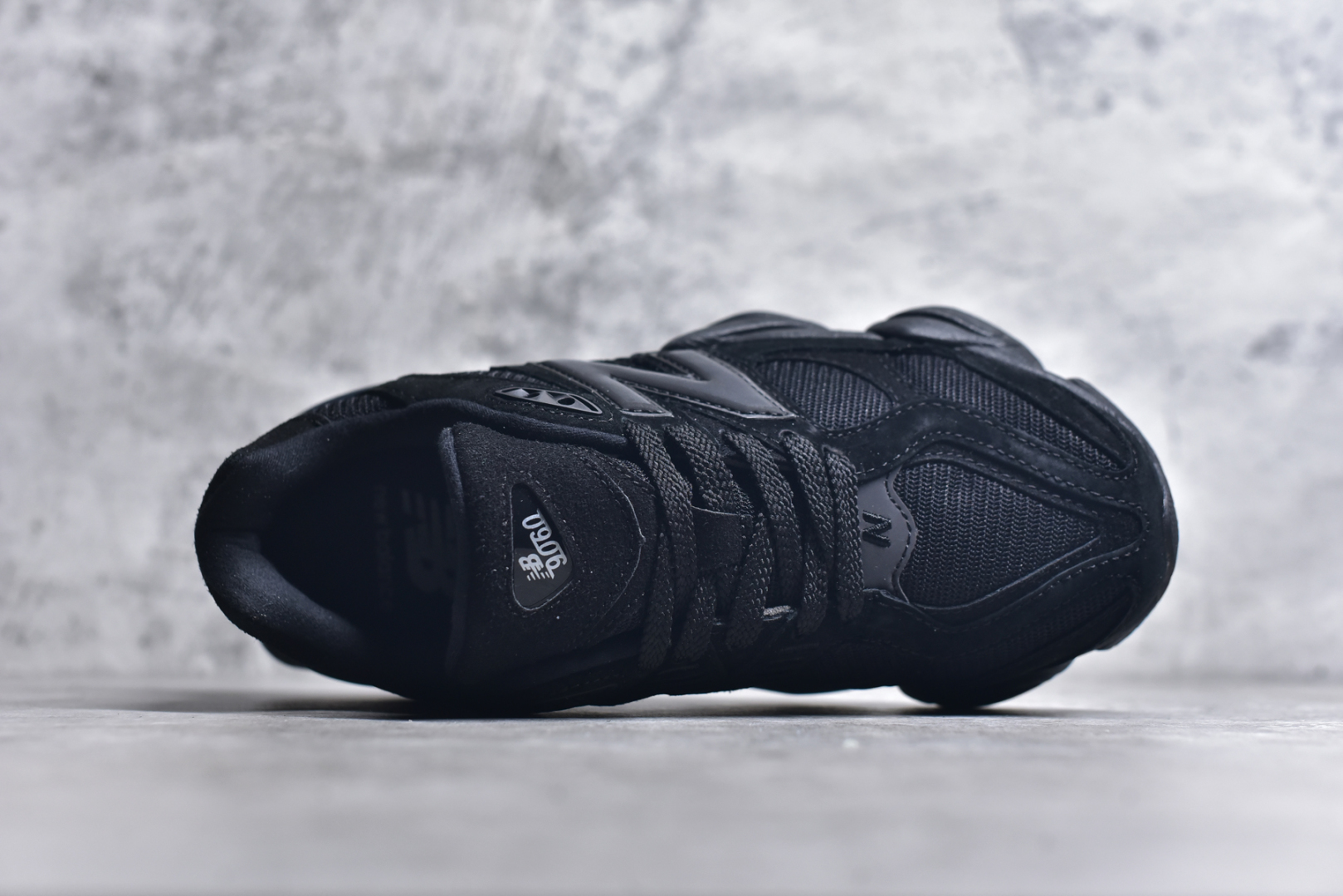 图片[4]-#NB 新百伦 New Balance NB9060小象蹄男女款9060舒适百搭老爹鞋。全新 9060 款式将经典风格与现代设计融合到日常多功能性中。 9060 重新诠释了源自经典 99X 型号的熟悉元素，其灵感来自于 Y2K 时代的未来主义和美学。 鞋面在990 的基础中进行了扩展和使用，以提供可见的运动感，中底采用 ABZORB 和 SBS 熟悉的缓震平台以提供舒适感。 类型：男女鞋 尺码：36-45含半码-选品中心