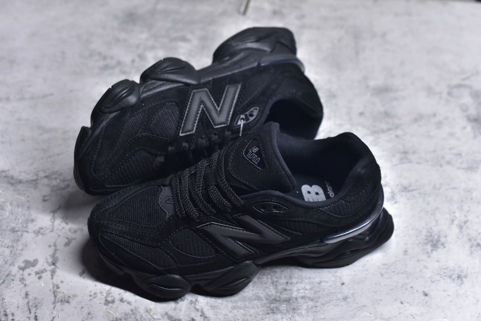 图片[7]-#NB 新百伦 New Balance NB9060小象蹄男女款9060舒适百搭老爹鞋。全新 9060 款式将经典风格与现代设计融合到日常多功能性中。 9060 重新诠释了源自经典 99X 型号的熟悉元素，其灵感来自于 Y2K 时代的未来主义和美学。 鞋面在990 的基础中进行了扩展和使用，以提供可见的运动感，中底采用 ABZORB 和 SBS 熟悉的缓震平台以提供舒适感。 类型：男女鞋 尺码：36-45含半码-选品中心