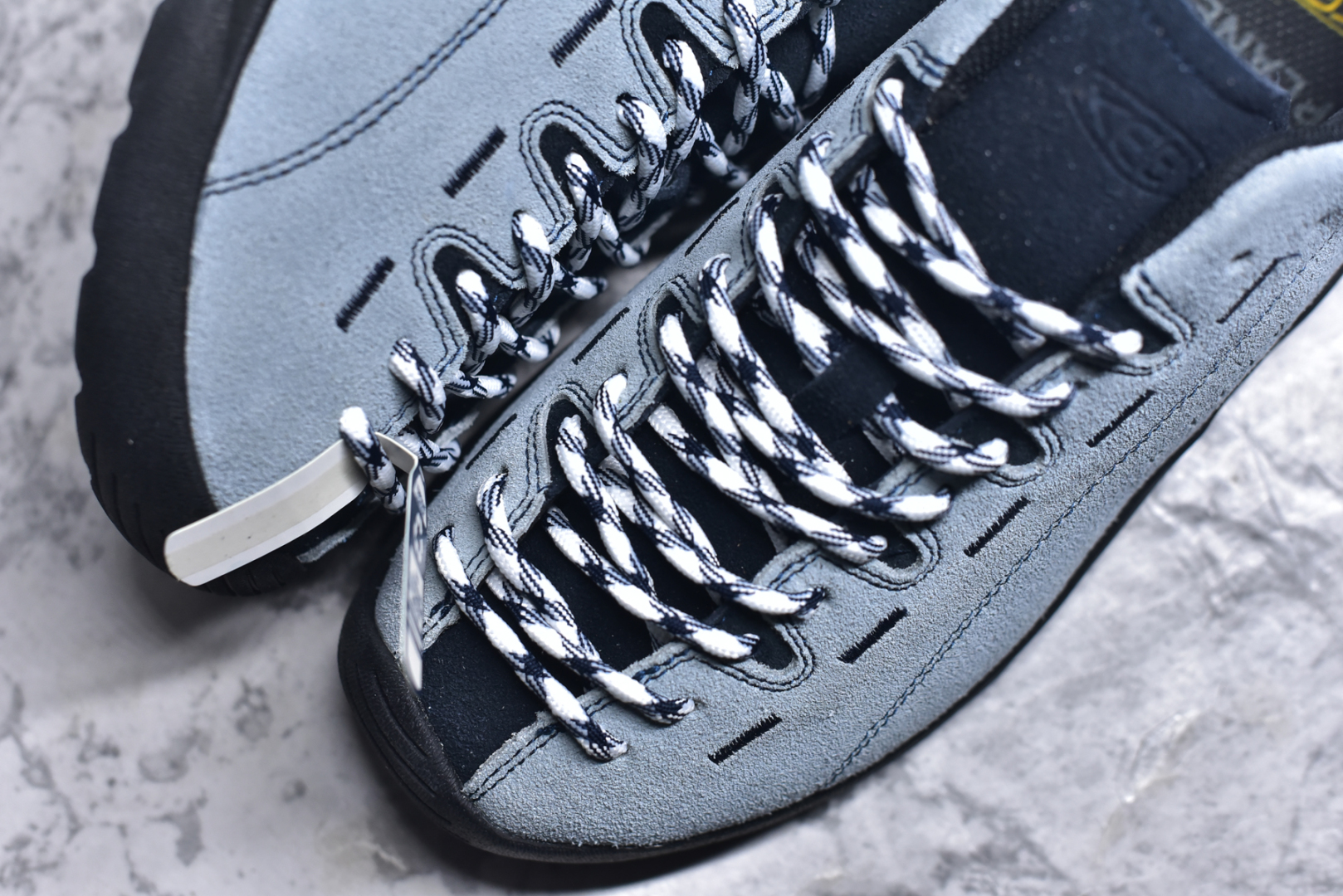图片[8]-#Keen Jasper Rocks SP 美国人气户外品牌-科恩贾斯珀都市系列复古低帮系带户外风露营徒步登山运动训练鞋 原楦型开发纸版 采用固色翻毛皮鞋面材质 内嵌高密度EVA发泡缓震脚垫 外置一体式包裹防滑防剐蹭耐磨橡胶大底 向经典的90年代致敬 山系神级鞋履 尺码：35 36 37 38 39 40 41 42 43 44 45-选品中心