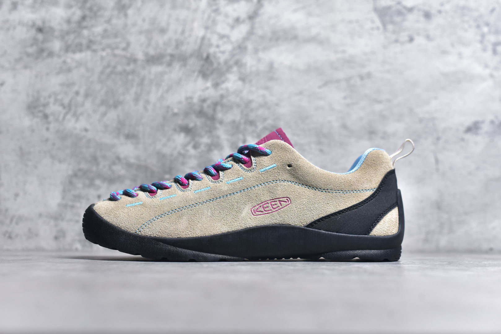 #Keen Jasper Rocks SP 美国人气户外品牌-科恩贾斯珀都市系列复古低帮系带户外风露营徒步登山运动训练鞋 原楦型开发纸版 采用固色翻毛皮鞋面材质 内嵌高密度EVA发泡缓震脚垫 外置一体式包裹防滑防剐蹭耐磨橡胶大底 向经典的90年代致敬 山系神级鞋履 尺码：35 36 37 38 39 40 41 42 43 44 45-选品中心