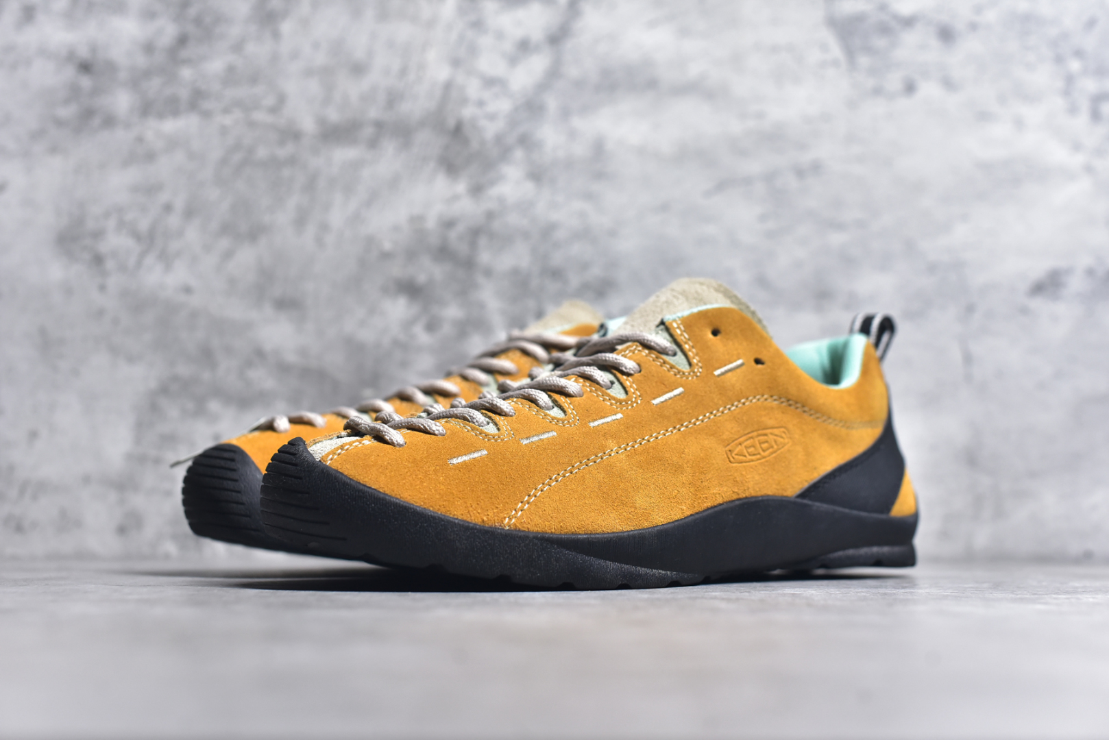 图片[2]-#Keen Jasper Rocks SP 美国人气户外品牌-科恩贾斯珀都市系列复古低帮系带户外风露营徒步登山运动训练鞋 原楦型开发纸版 采用固色翻毛皮鞋面材质 内嵌高密度EVA发泡缓震脚垫 外置一体式包裹防滑防剐蹭耐磨橡胶大底 向经典的90年代致敬 山系神级鞋履 尺码：35 36 37 38 39 40 41 42 43 44 45-选品中心