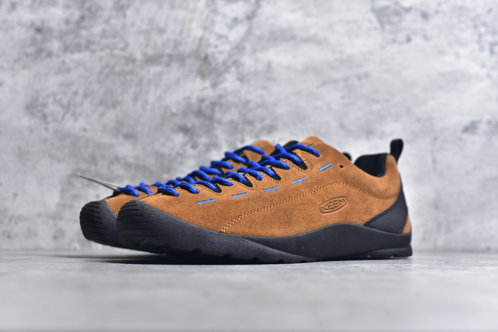 图片[2]-#Keen Jasper Rocks SP 美国人气户外品牌-科恩贾斯珀都市系列复古低帮系带户外风露营徒步登山运动训练鞋 原楦型开发纸版 采用固色翻毛皮鞋面材质 内嵌高密度EVA发泡缓震脚垫 外置一体式包裹防滑防剐蹭耐磨橡胶大底 向经典的90年代致敬 山系神级鞋履 尺码：35 36 37 38 39 40 41 42 43 44 45-选品中心