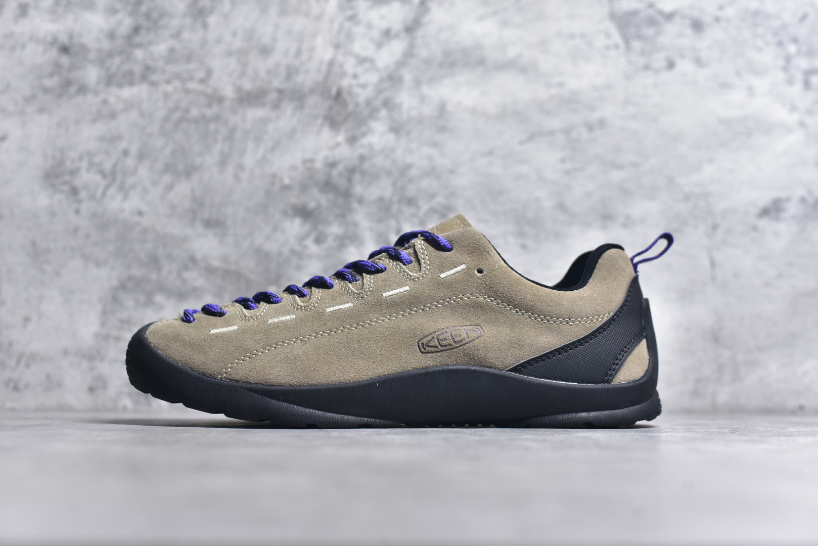 #Keen Jasper Rocks SP 美国人气户外品牌-科恩贾斯珀都市系列复古低帮系带户外风露营徒步登山运动训练鞋 原楦型开发纸版 采用固色翻毛皮鞋面材质 内嵌高密度EVA发泡缓震脚垫 外置一体式包裹防滑防剐蹭耐磨橡胶大底 向经典的90年代致敬 山系神级鞋履 尺码：35 36 37 38 39 40 41 42 43 44 45-选品中心