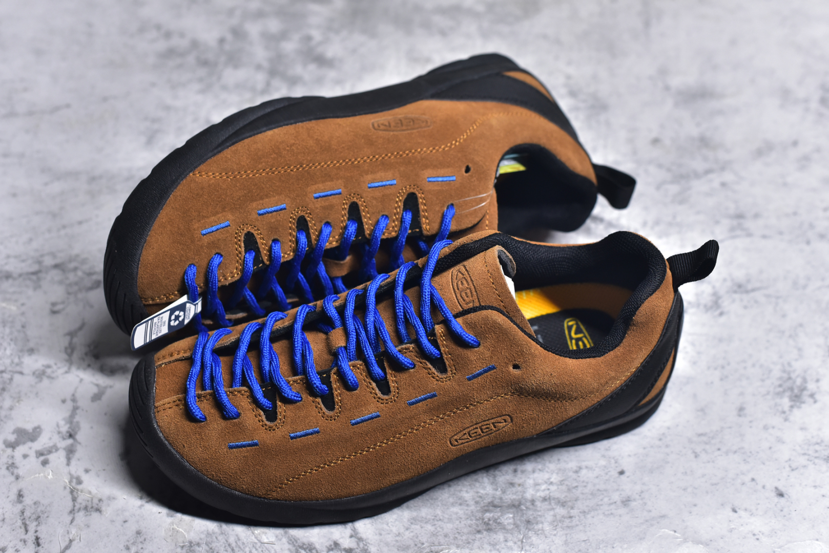 图片[7]-#Keen Jasper Rocks SP 美国人气户外品牌-科恩贾斯珀都市系列复古低帮系带户外风露营徒步登山运动训练鞋 原楦型开发纸版 采用固色翻毛皮鞋面材质 内嵌高密度EVA发泡缓震脚垫 外置一体式包裹防滑防剐蹭耐磨橡胶大底 向经典的90年代致敬 山系神级鞋履 尺码：35 36 37 38 39 40 41 42 43 44 45-选品中心