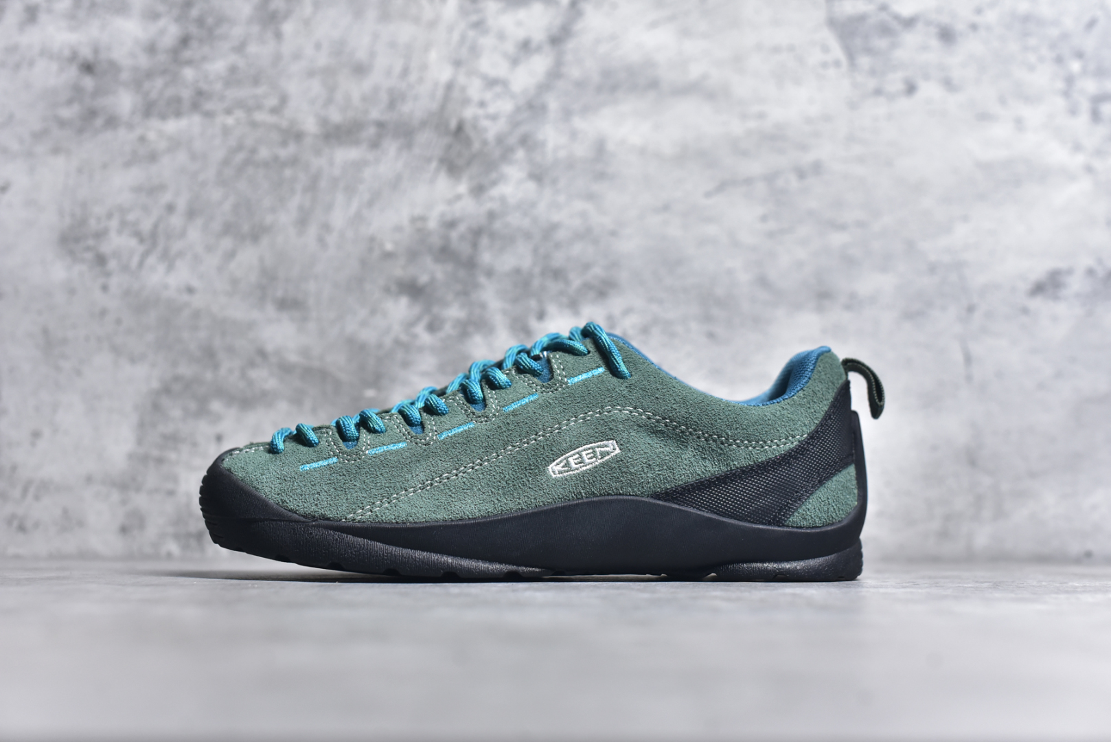 #Keen Jasper Rocks SP 美国人气户外品牌-科恩贾斯珀都市系列复古低帮系带户外风露营徒步登山运动训练鞋 原楦型开发纸版 采用固色翻毛皮鞋面材质 内嵌高密度EVA发泡缓震脚垫 外置一体式包裹防滑防剐蹭耐磨橡胶大底 向经典的90年代致敬 山系神级鞋履 尺码：35 36 37 38 39 40 41 42 43 44 45-选品中心