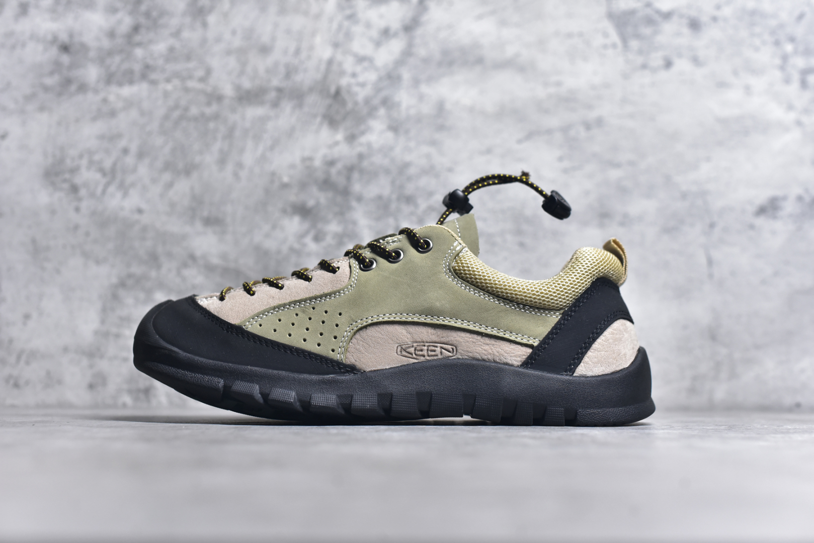 #Keen Jasper Rocks SP 美国人气户外品牌-科恩贾斯珀都市系列复古低帮系带户外风露营徒步登山运动训练鞋 原楦型开发纸版 采用固色翻毛皮鞋面材质 内嵌高密度EVA发泡缓震脚垫 外置一体式包裹防滑防剐蹭耐磨橡胶大底 向经典的90年代致敬 山系神级鞋履 尺码：35 36 37 38 39 40 41 42 43 44 45-选品中心