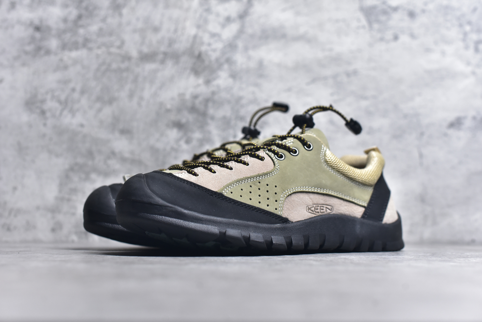 图片[2]-#Keen Jasper Rocks SP 美国人气户外品牌-科恩贾斯珀都市系列复古低帮系带户外风露营徒步登山运动训练鞋 原楦型开发纸版 采用固色翻毛皮鞋面材质 内嵌高密度EVA发泡缓震脚垫 外置一体式包裹防滑防剐蹭耐磨橡胶大底 向经典的90年代致敬 山系神级鞋履 尺码：35 36 37 38 39 40 41 42 43 44 45-选品中心