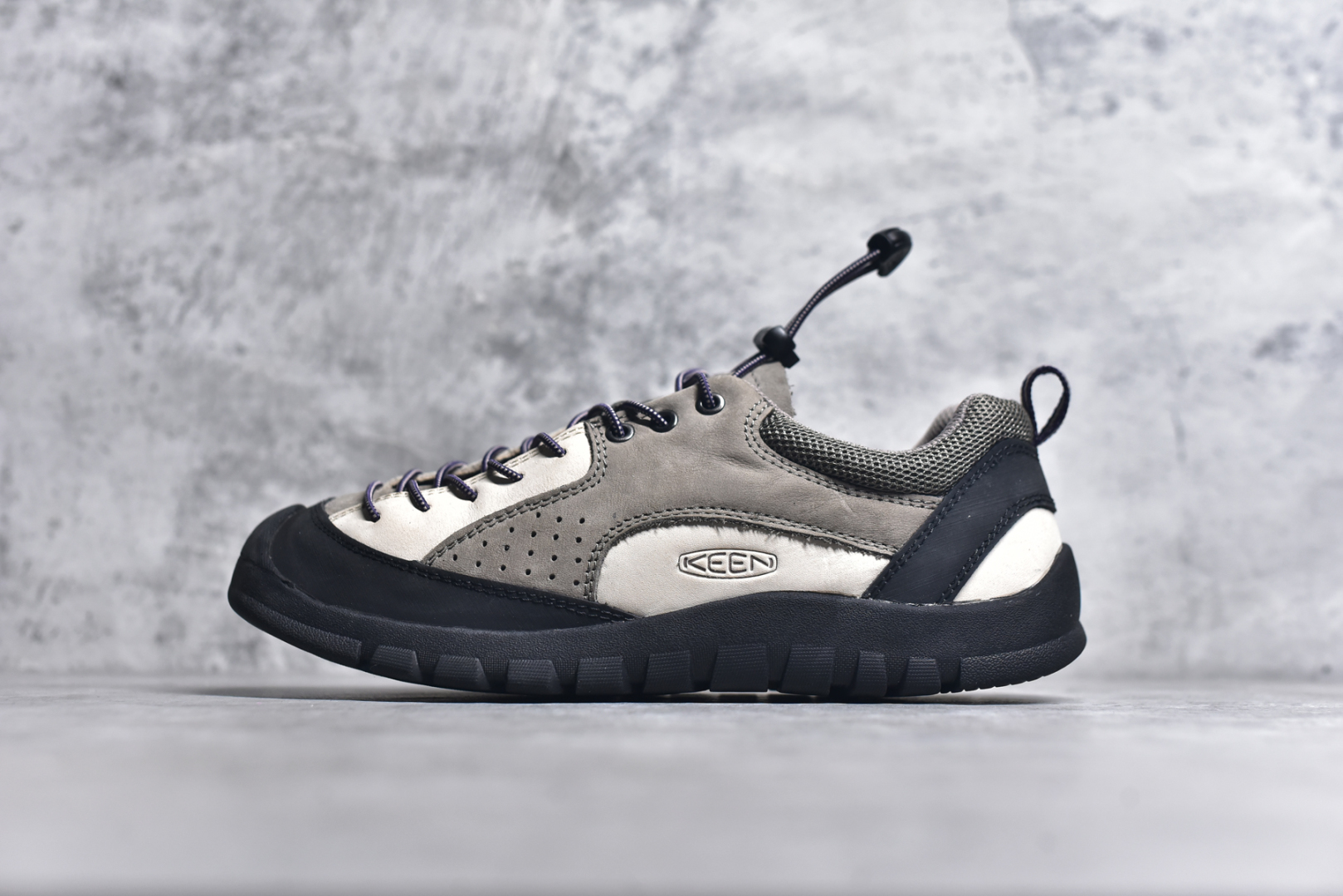 #Keen Jasper Rocks SP 美国人气户外品牌-科恩贾斯珀都市系列复古低帮系带户外风露营徒步登山运动训练鞋 原楦型开发纸版 采用固色翻毛皮鞋面材质 内嵌高密度EVA发泡缓震脚垫 外置一体式包裹防滑防剐蹭耐磨橡胶大底 向经典的90年代致敬 山系神级鞋履 尺码：35 36 37 38 39 40 41 42 43 44 45-选品中心
